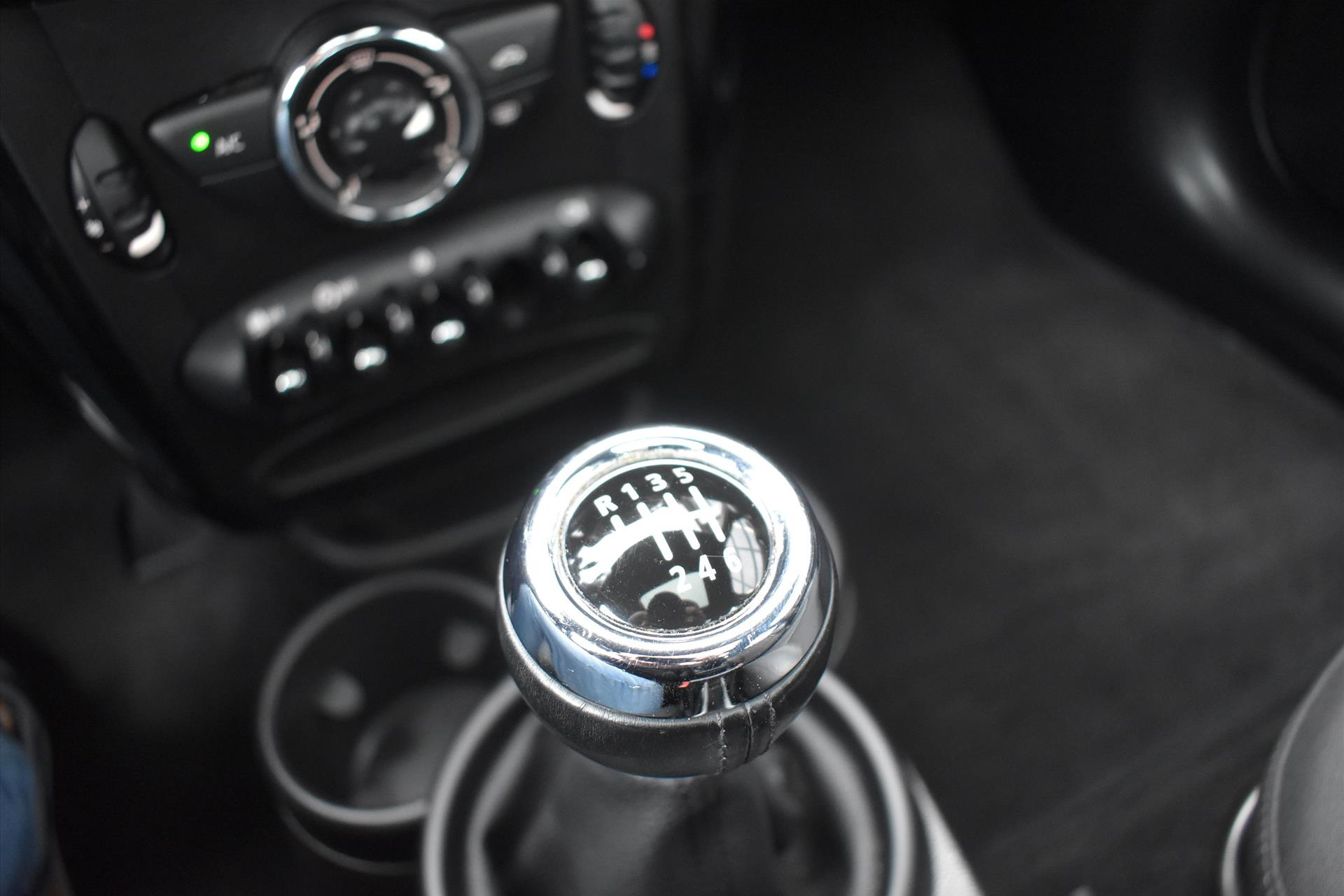 43805160-21.jpg