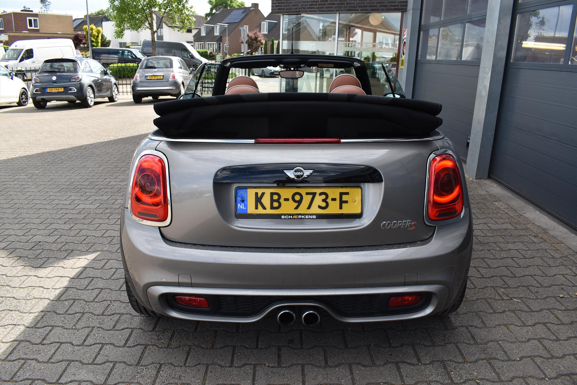 44269477-15.jpg