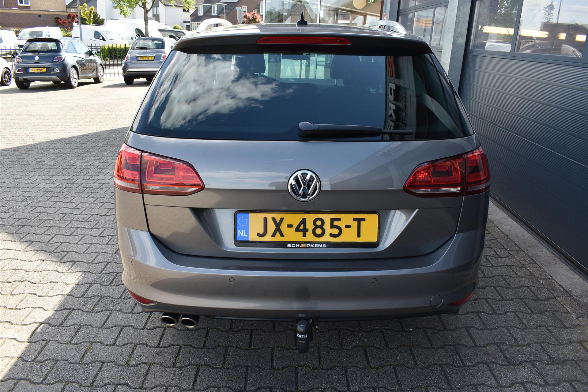 44269541-19.jpg