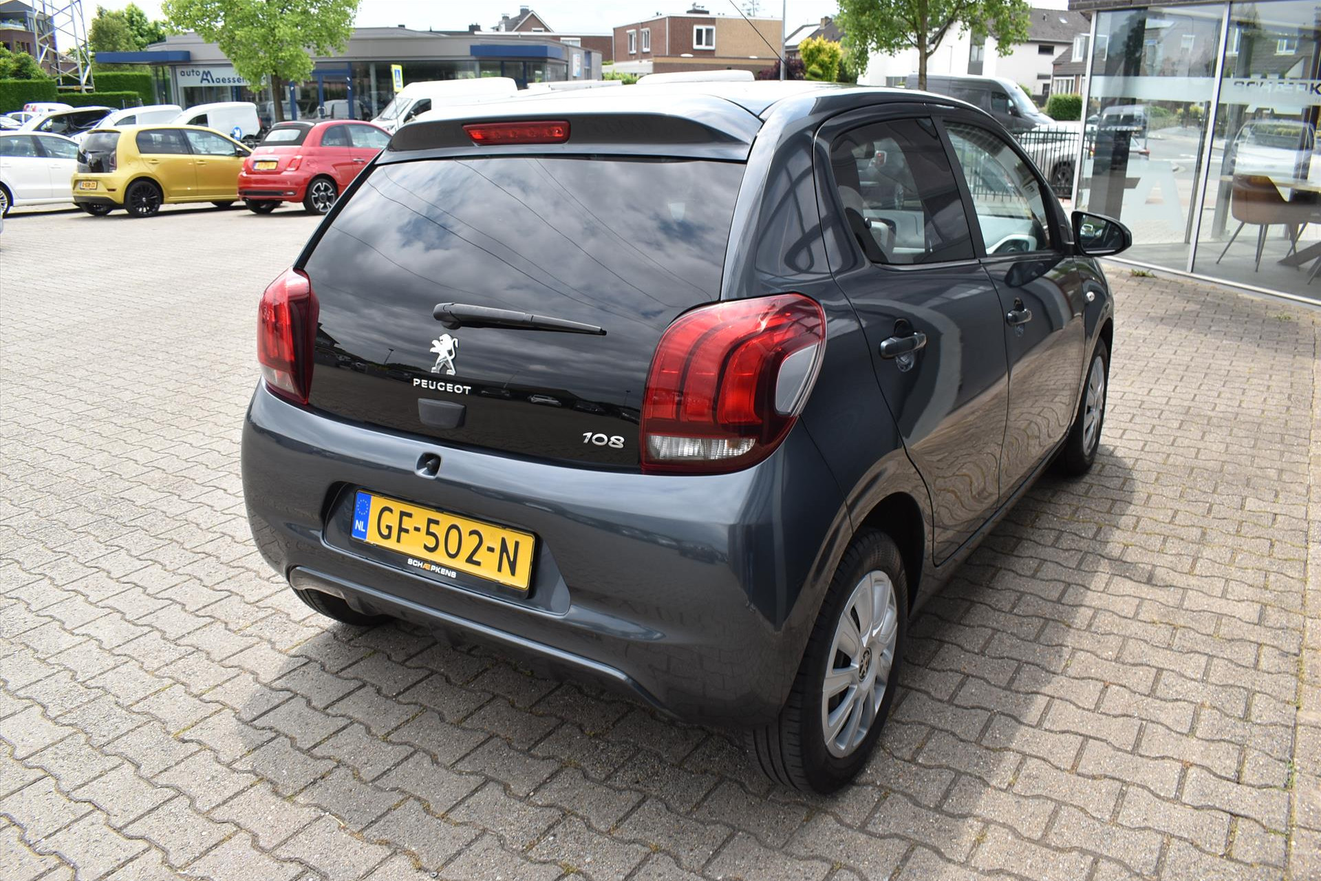 44393913-13.jpg