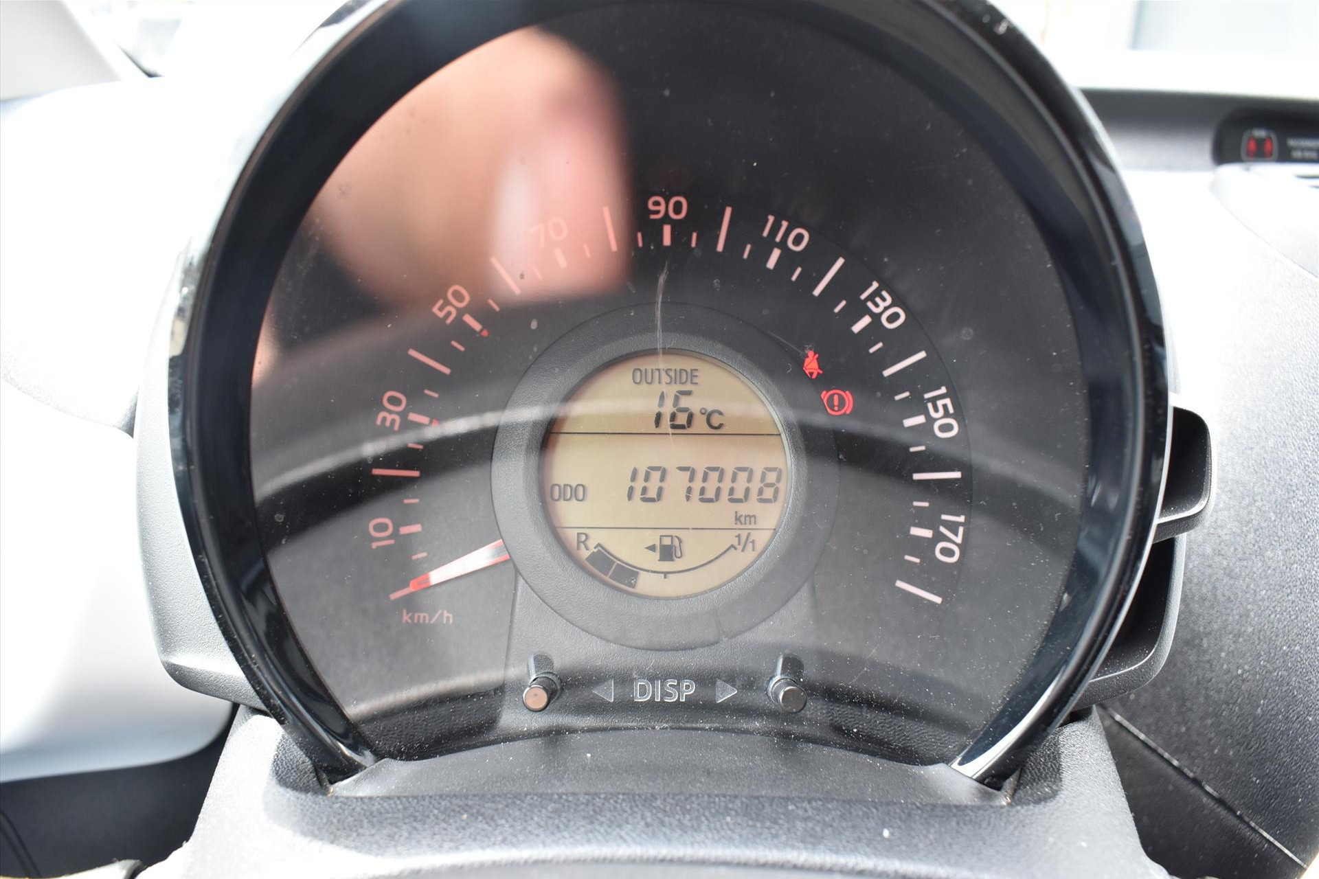 44393913-6.jpg