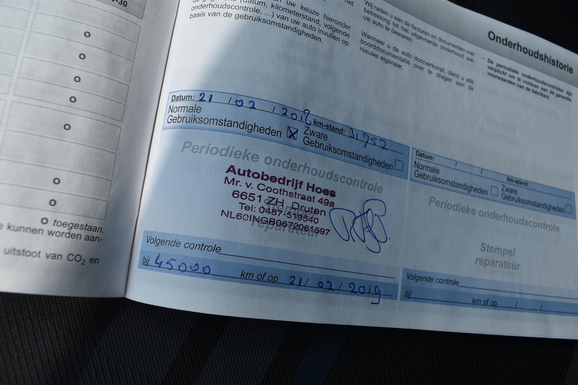 44393913-9.jpg