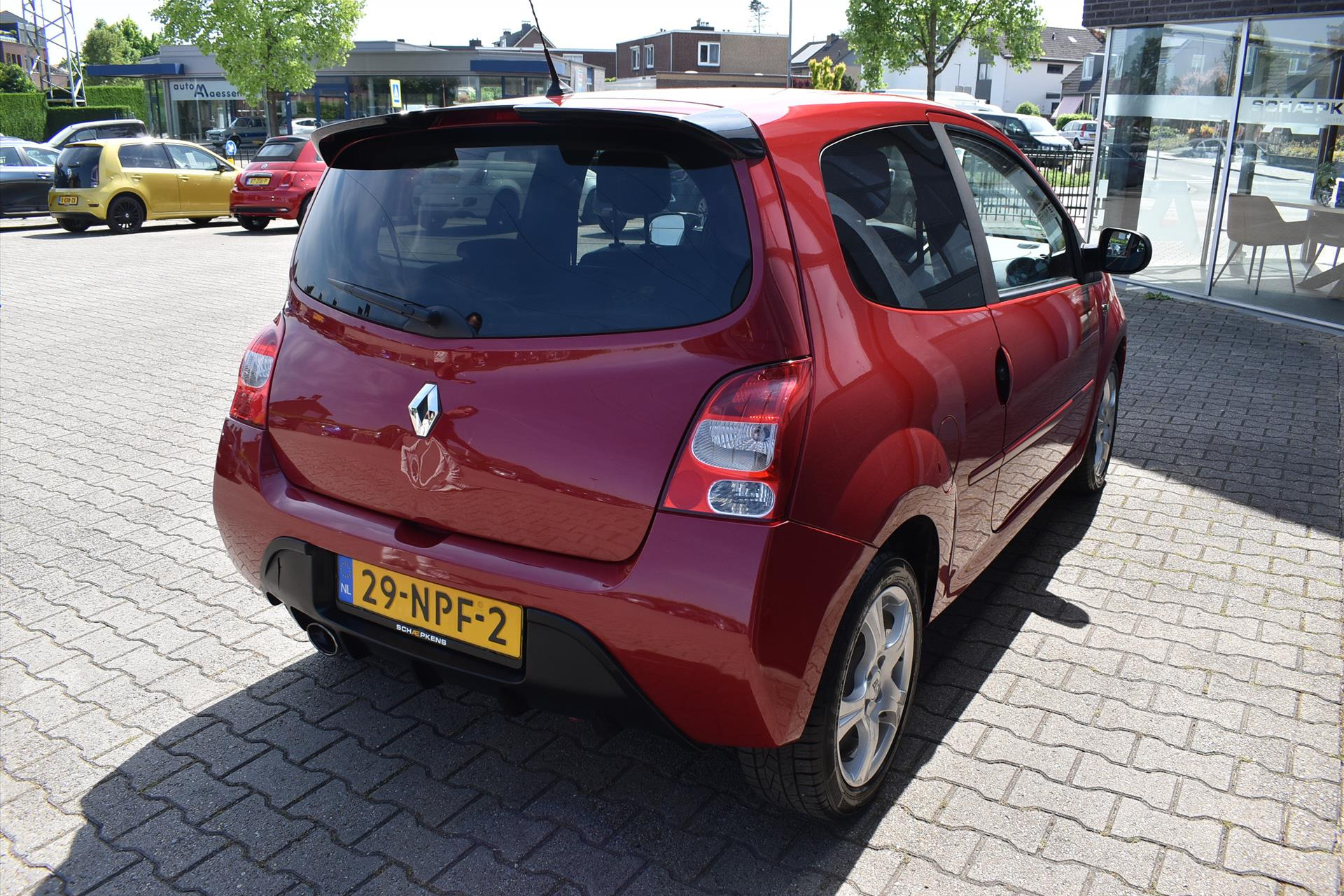44699309-12.jpg