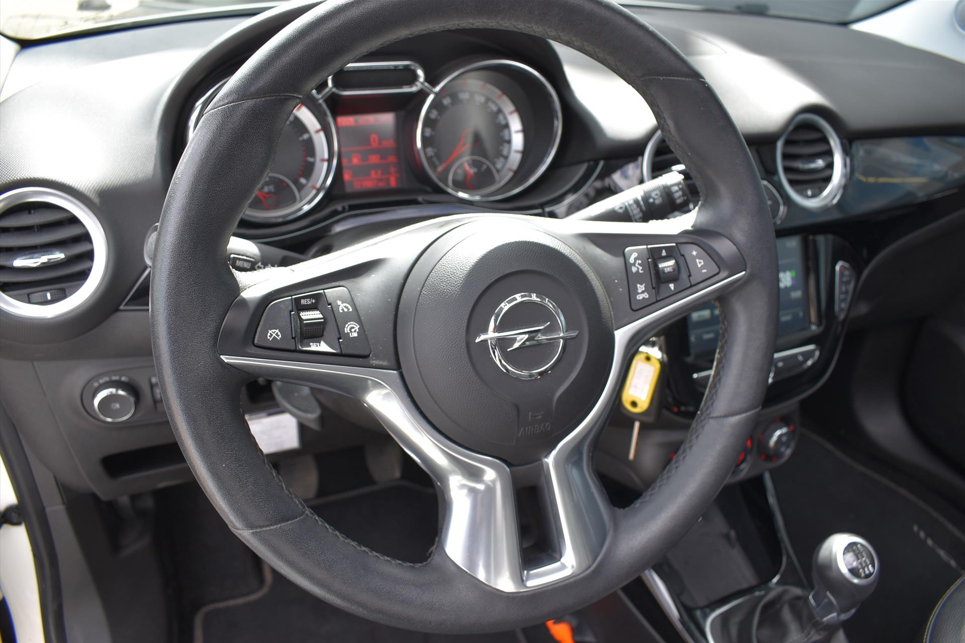 44768614-20.jpg