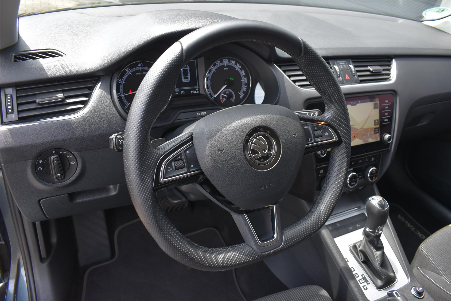 44908218-20.jpg