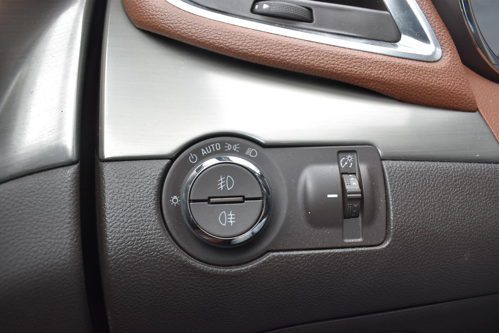 45598388-25.jpg