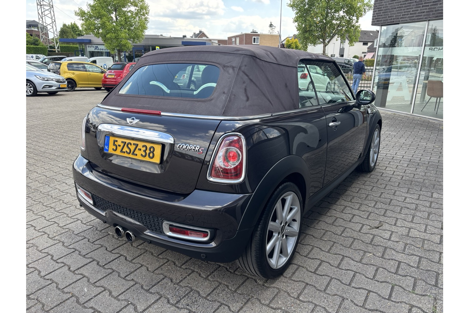 45735174-15.jpg