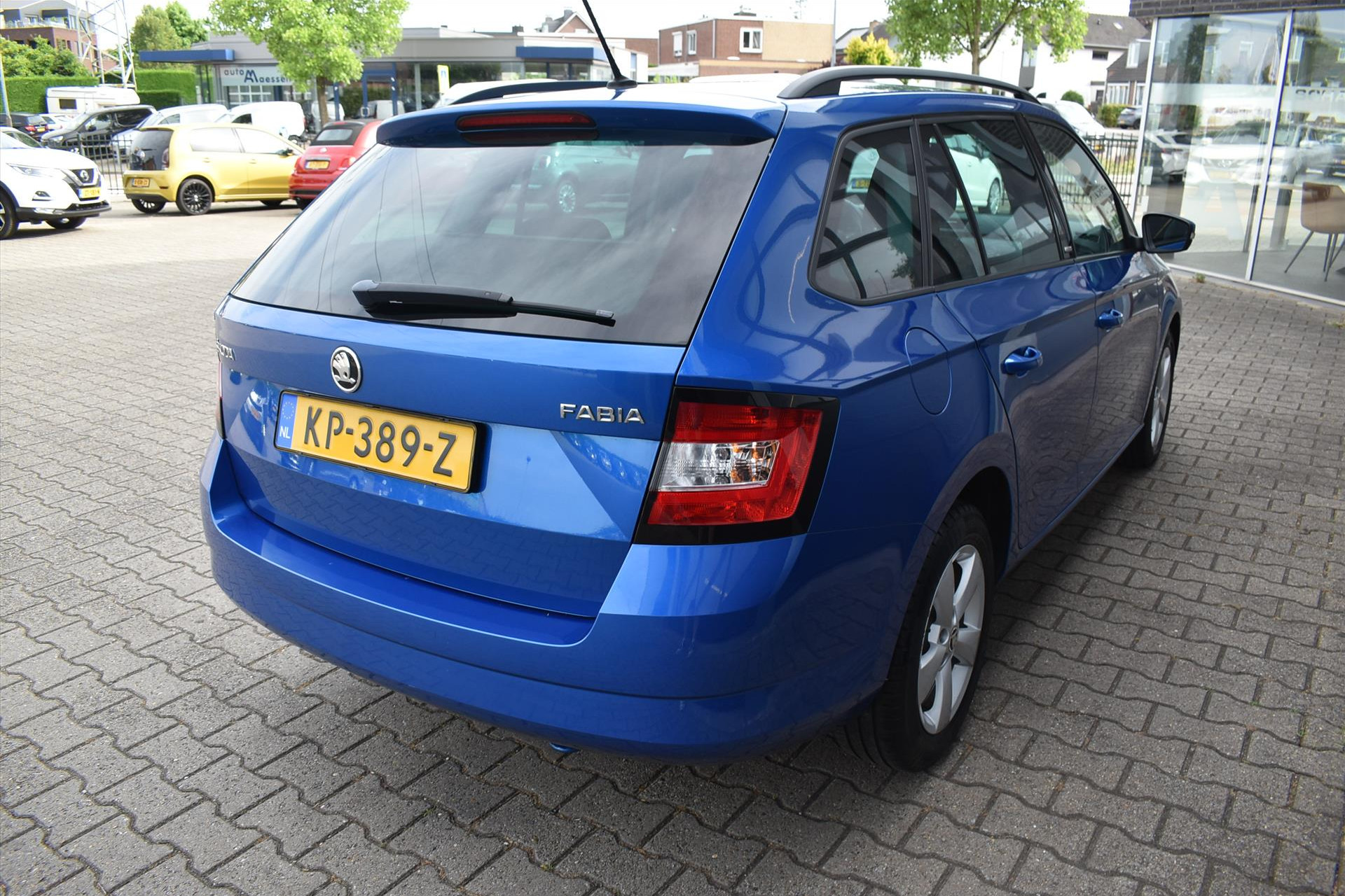 45739810-14.jpg