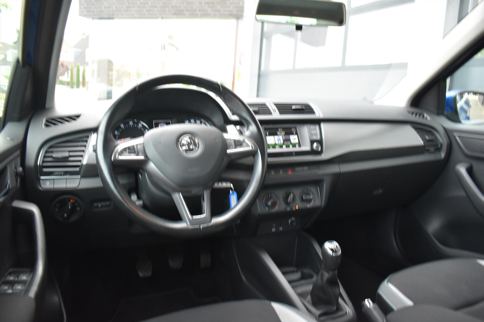 45739810-17.jpg