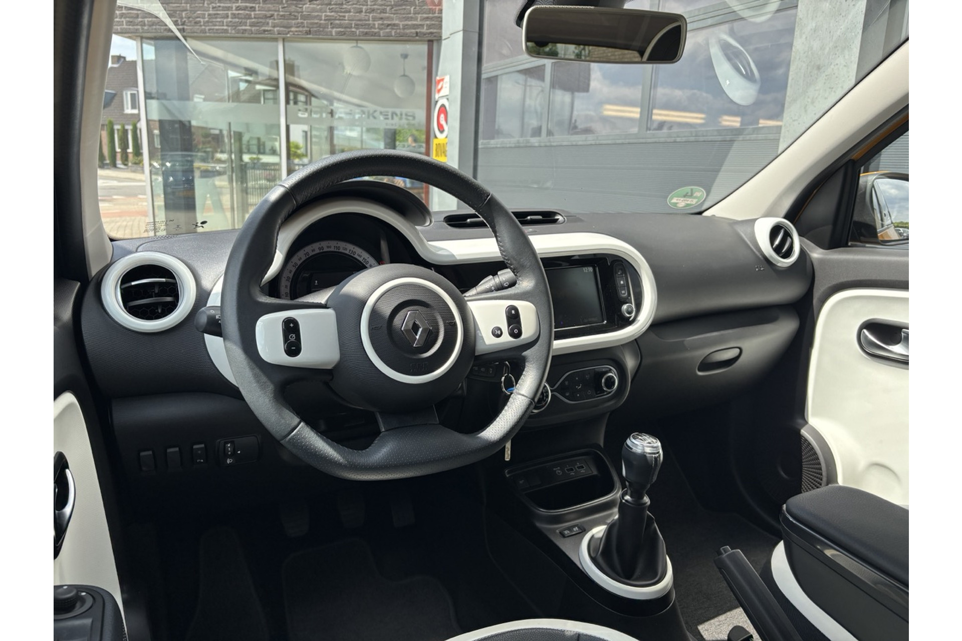 45826354-16.jpg