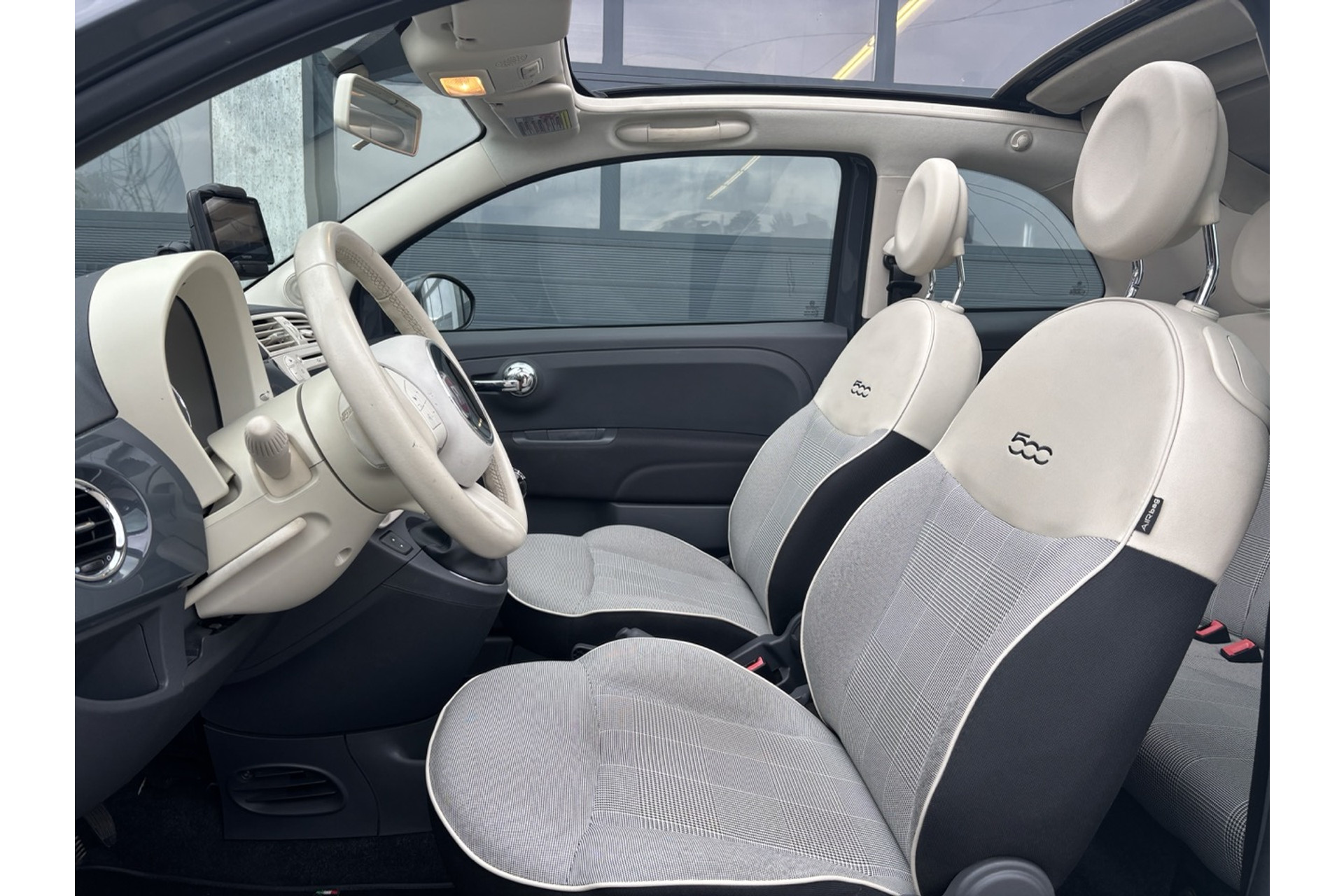 45852477-4.jpg