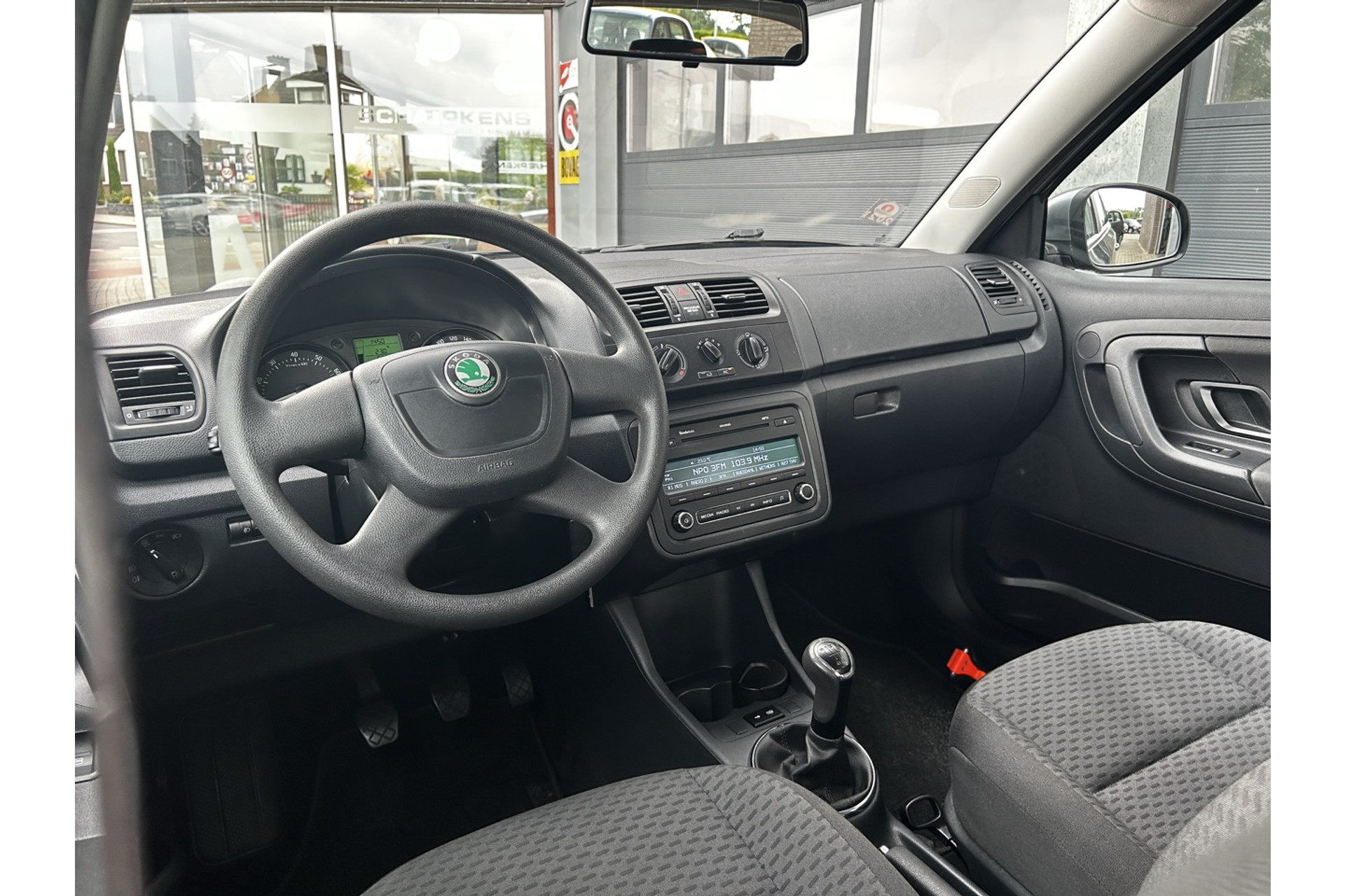 45960808-15.jpg