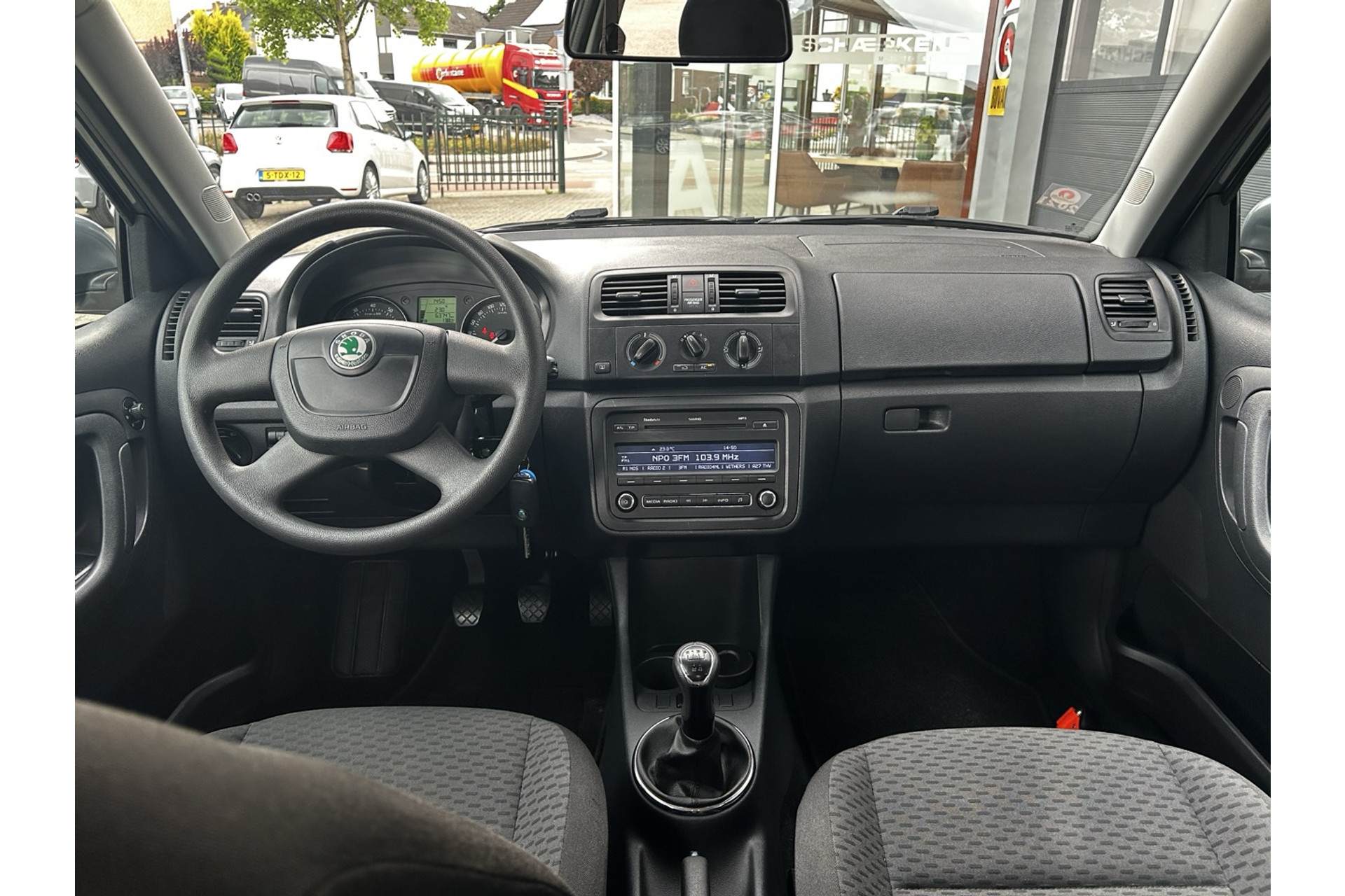 45960808-4.jpg