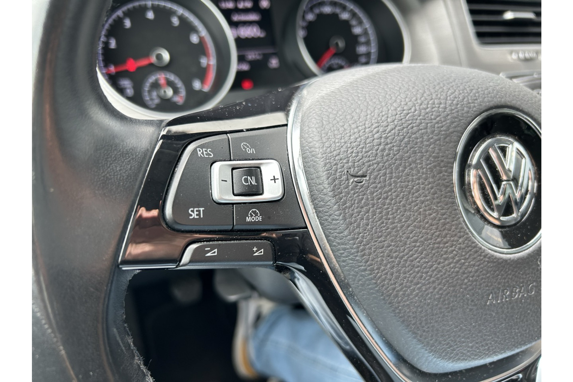 46099485-28.jpg