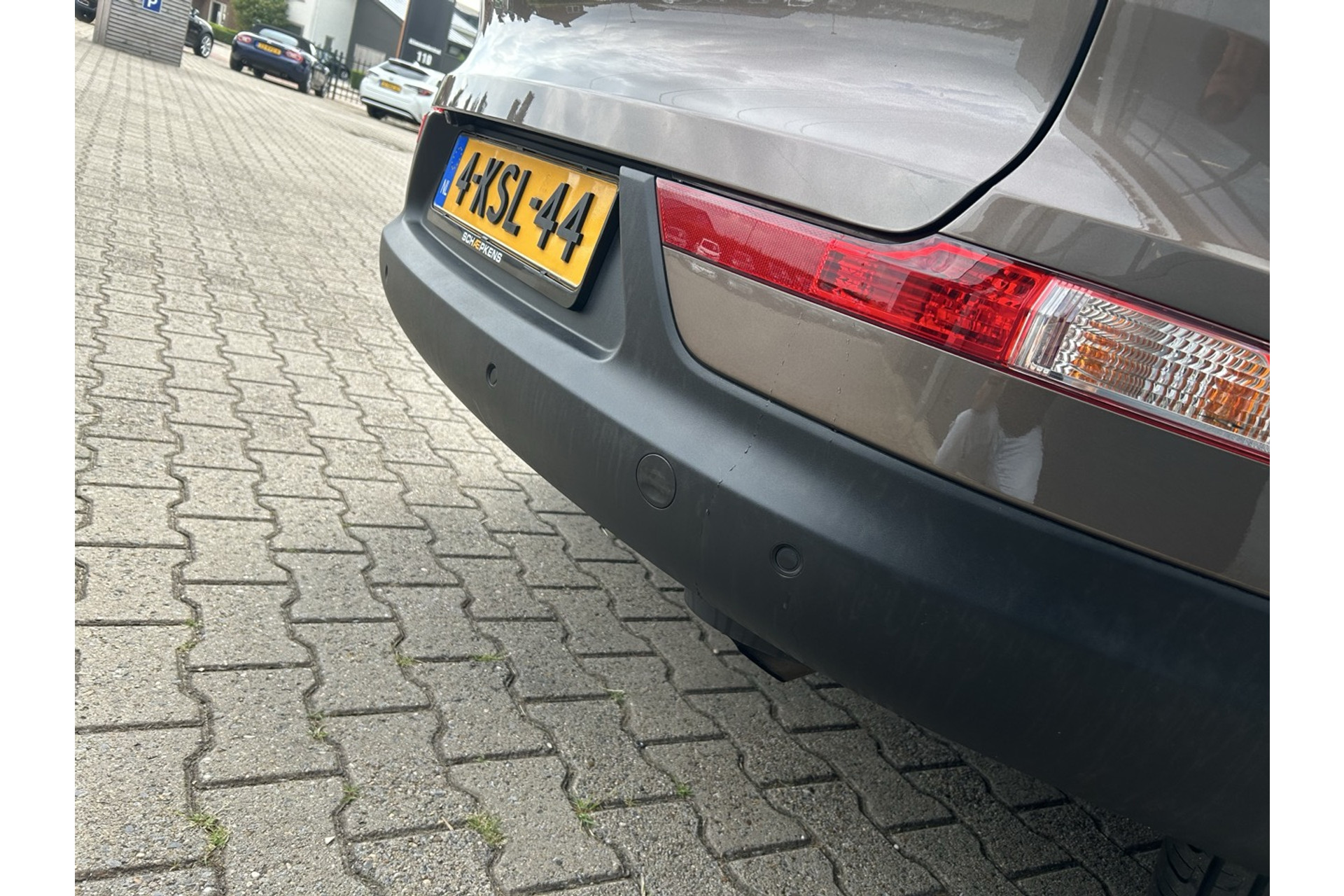 46250743-17.jpg