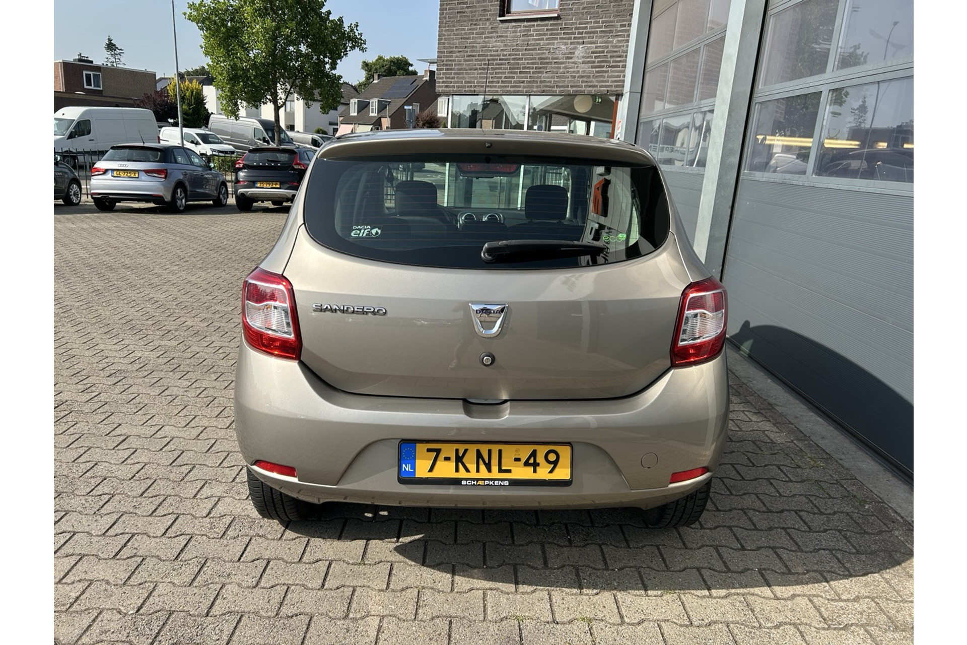 46323242-14.jpg