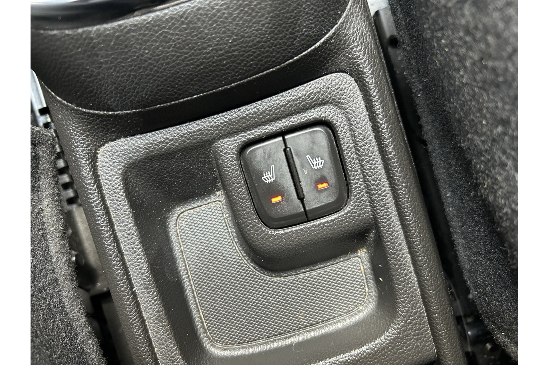 46604987-25.jpg