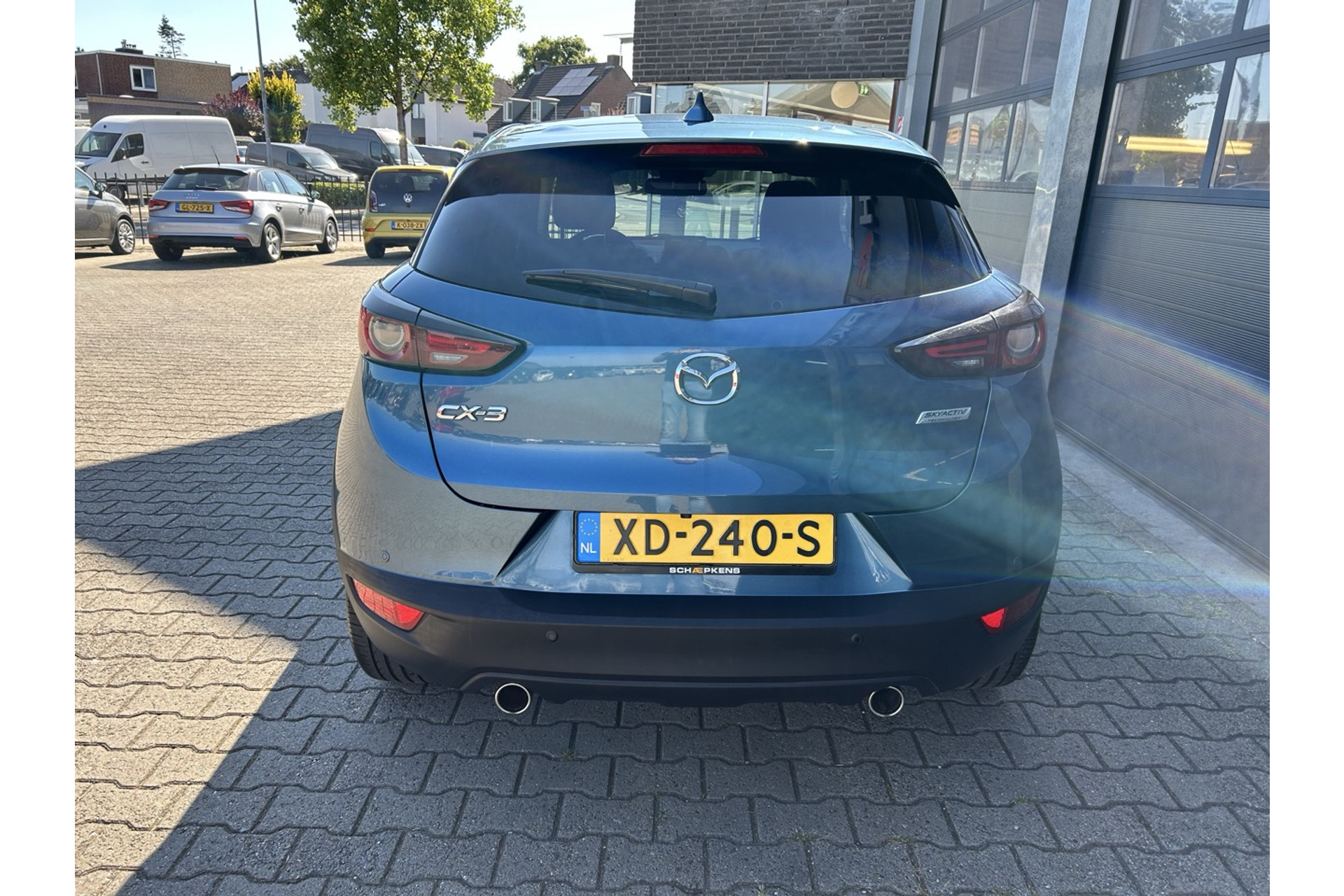 46738261-14.jpg