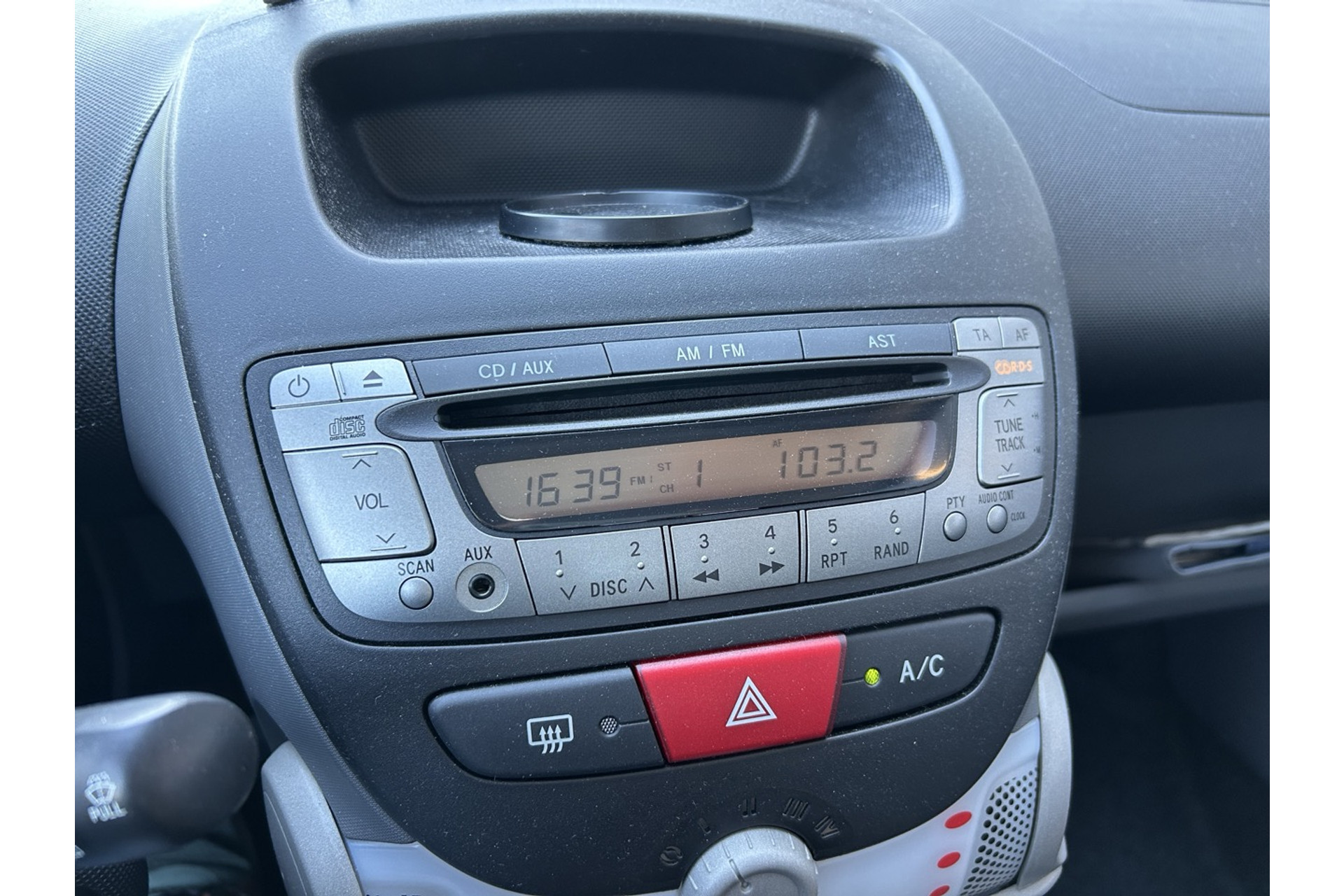 46761238-19.jpg