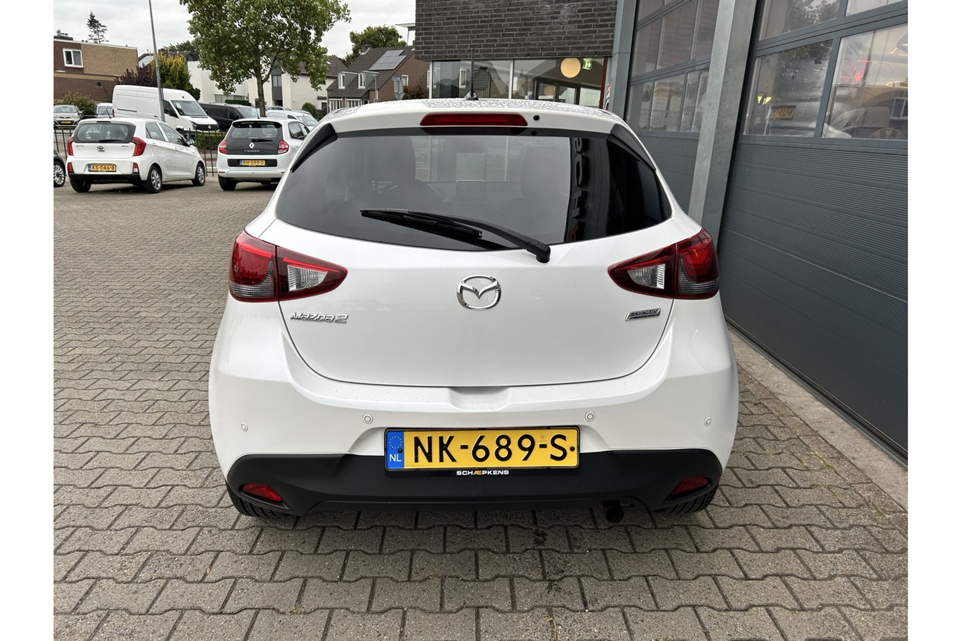 46799454-13.jpg