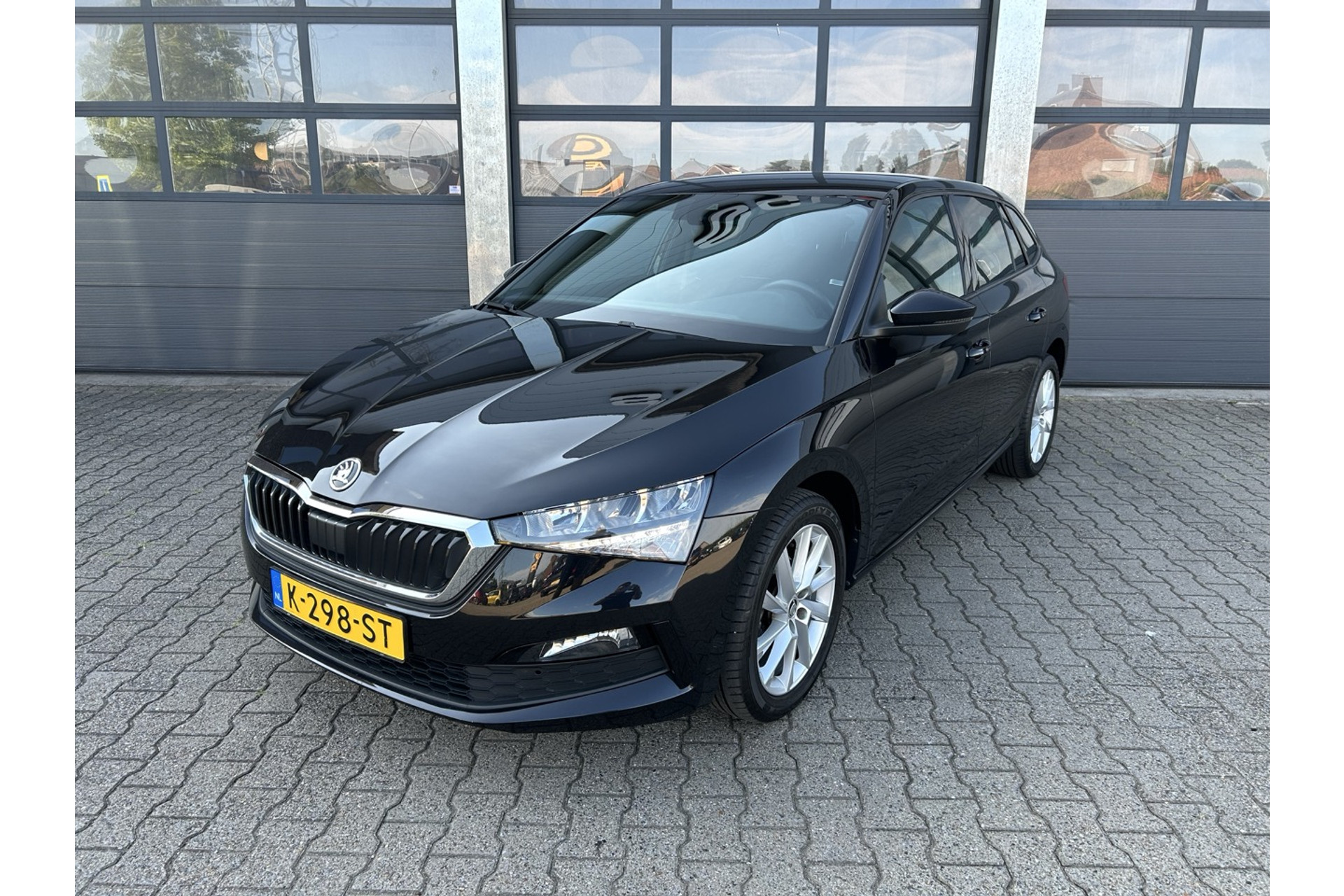 46099397-33.jpg