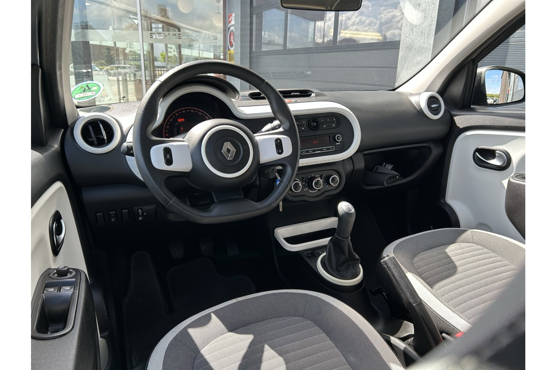 46892298-16.jpg