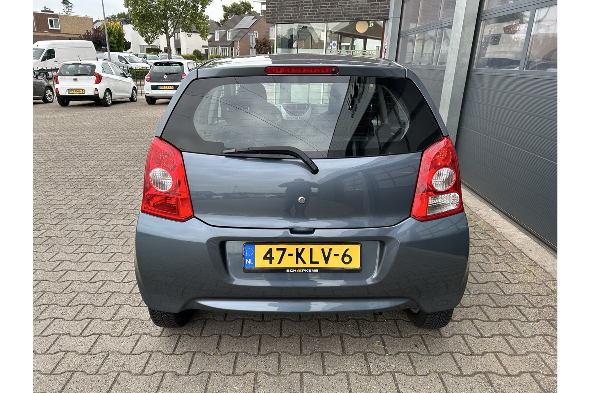 46900612-10.jpg