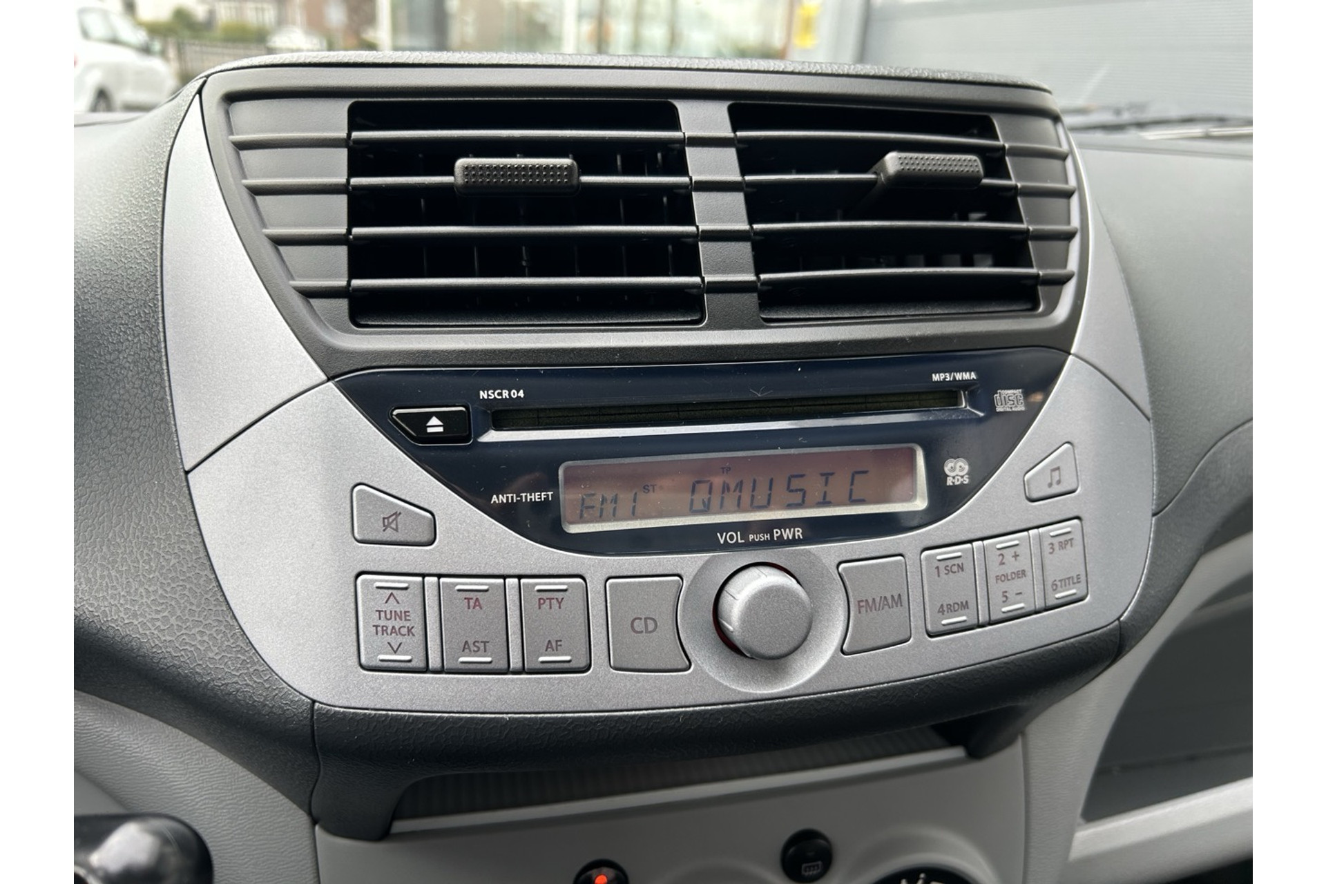 46900612-16.jpg