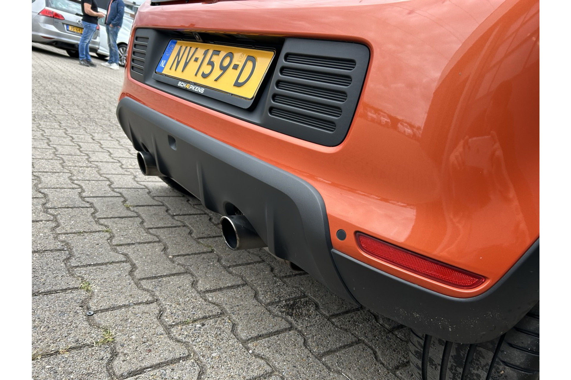 46929082-18.jpg