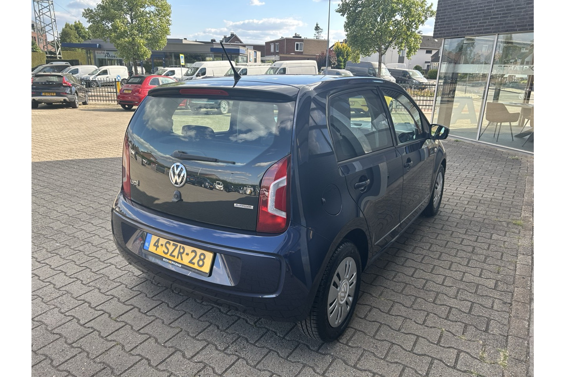 46929101-22.jpg