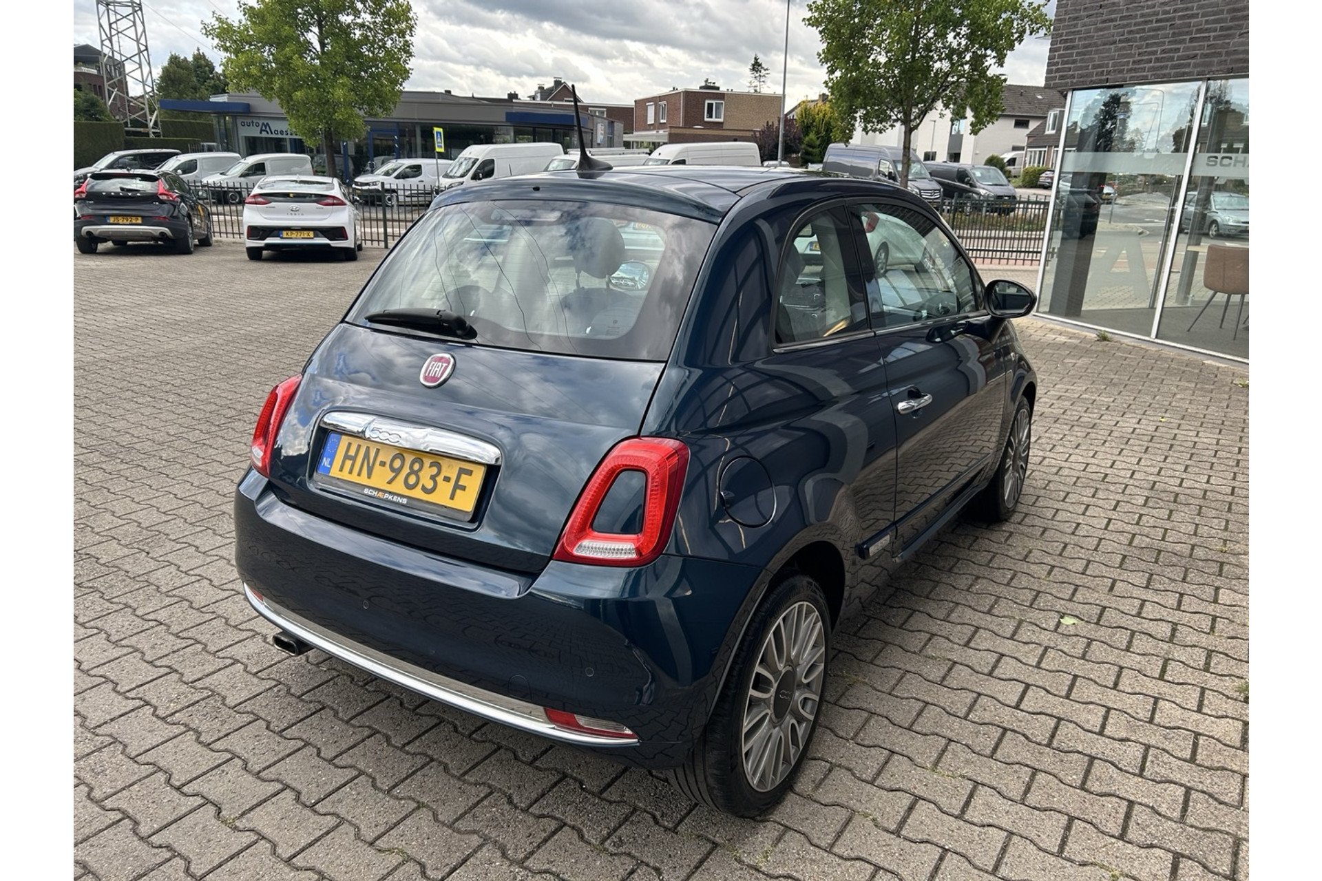 46929121-12.jpg