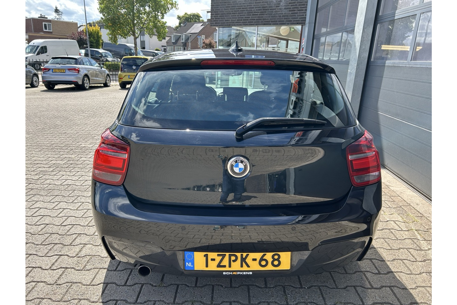 46933151-14.jpg