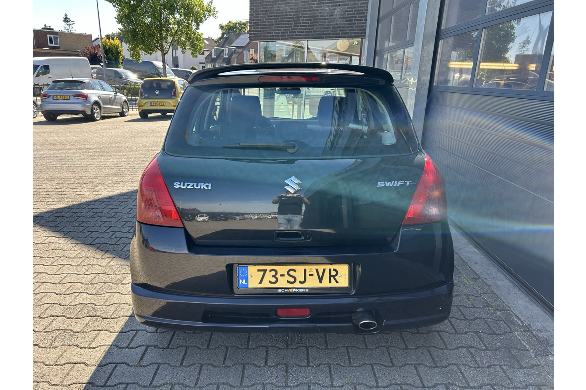 47142628-13.jpg
