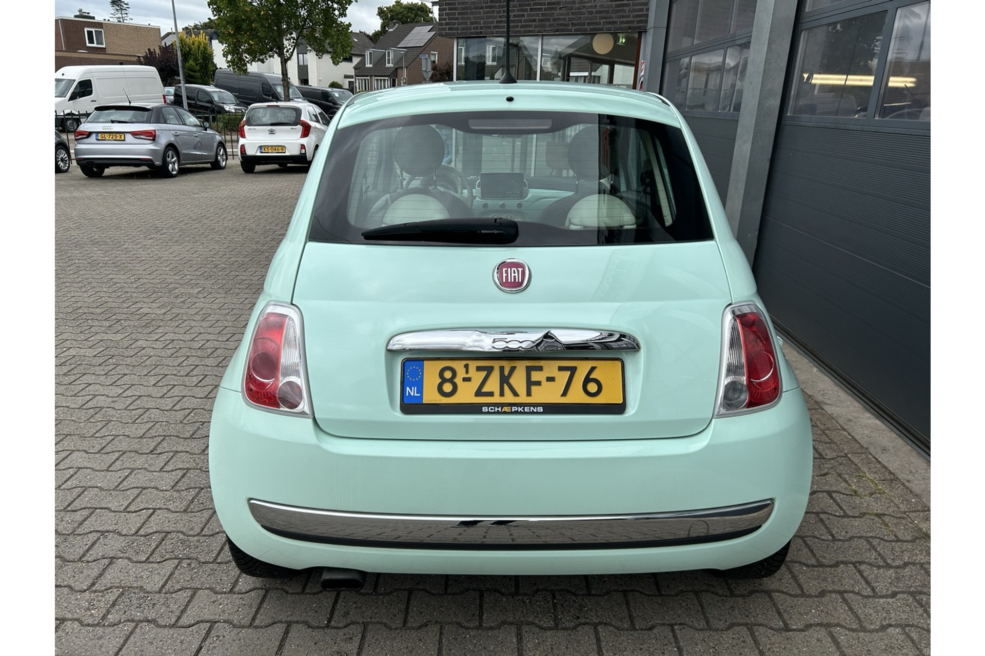 47256926-13.jpg