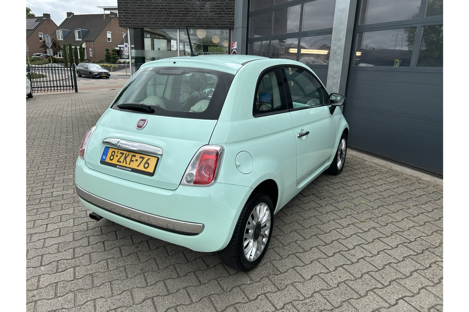 47256926-15.jpg
