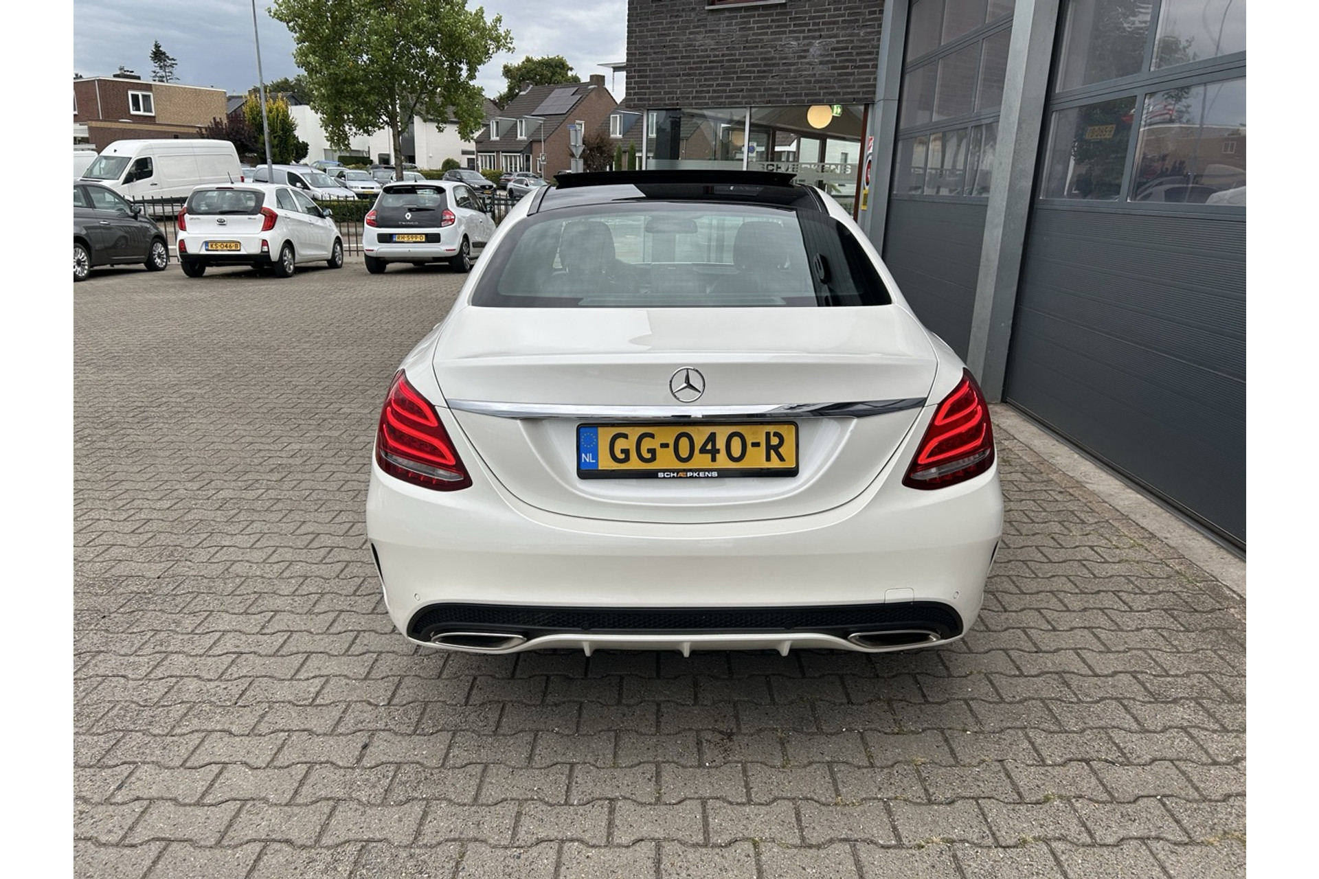 47278381-15.jpg