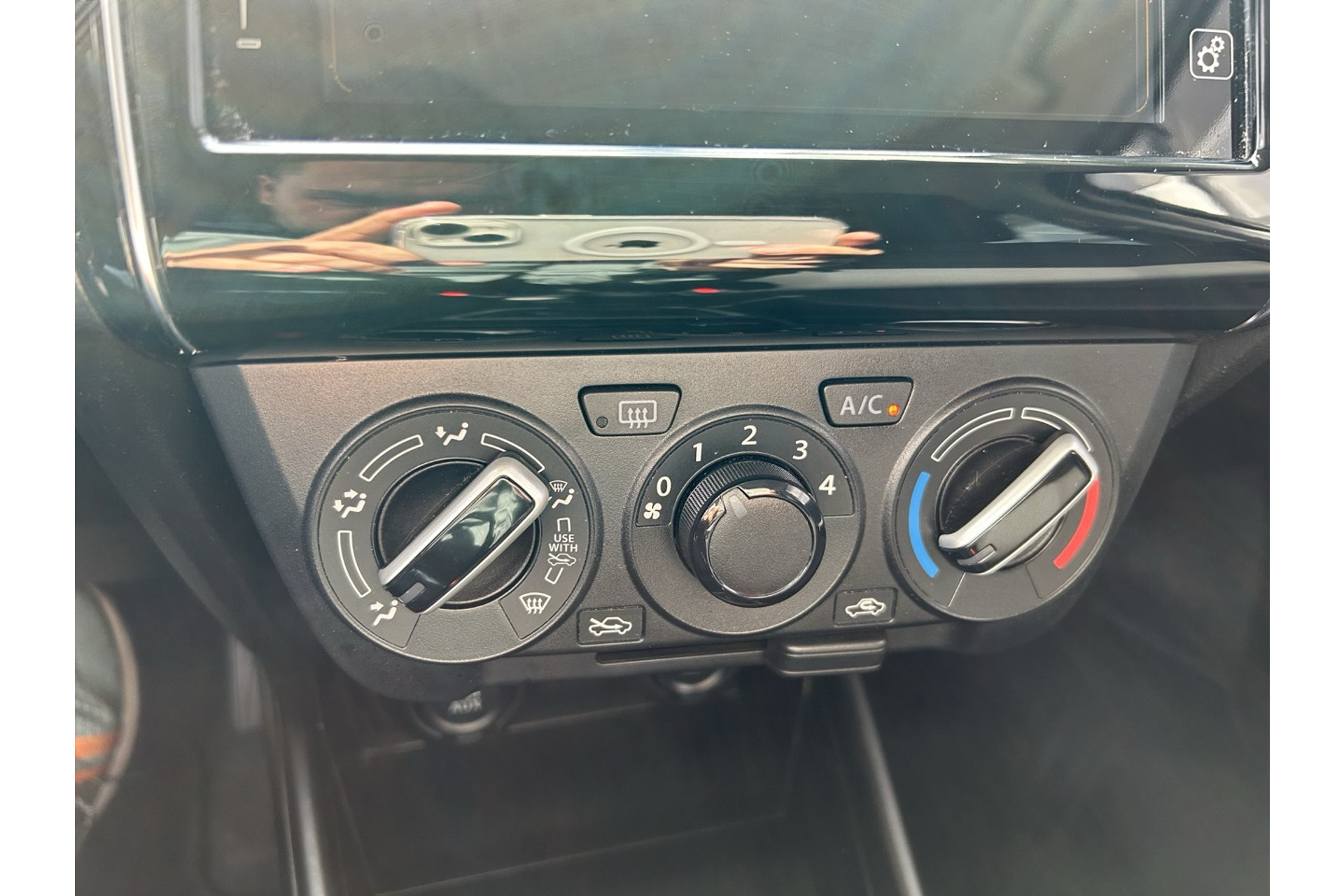 47278431-25.jpg