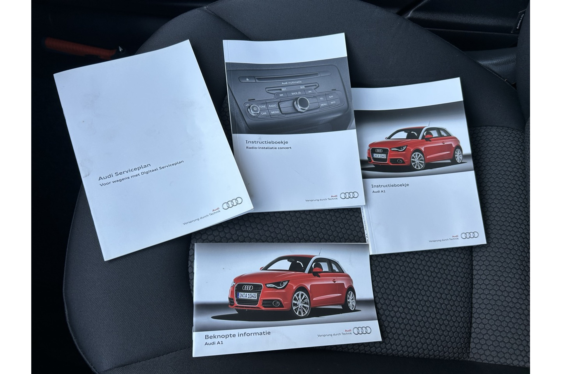 47330875-8.jpg