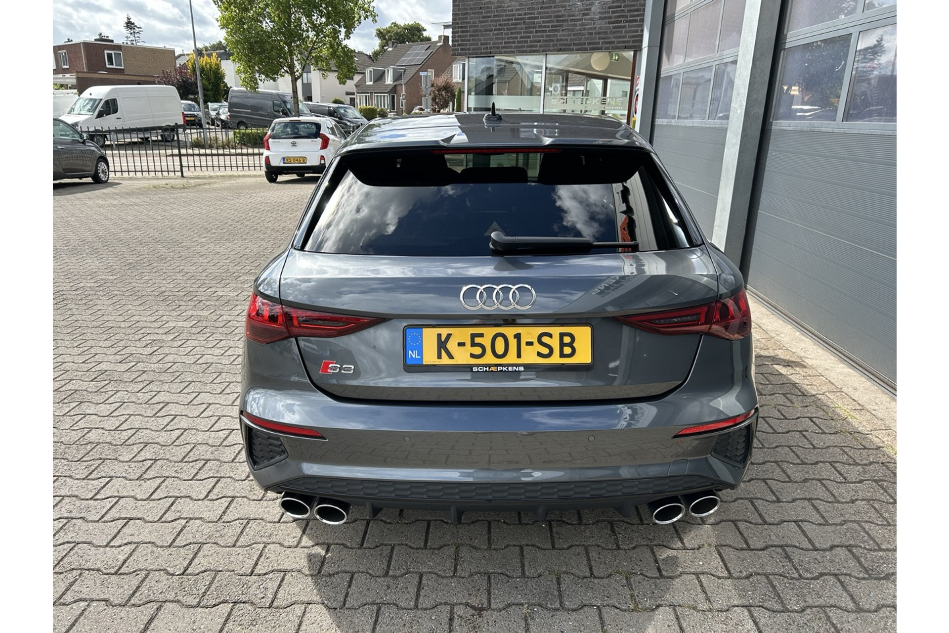 47345074-13.jpg