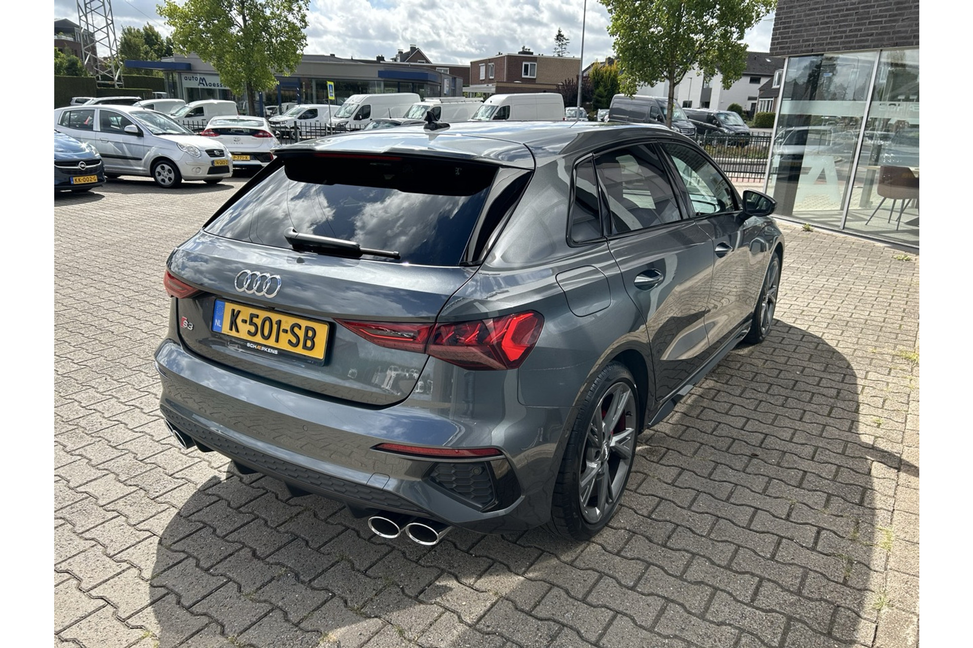 47345074-14.jpg