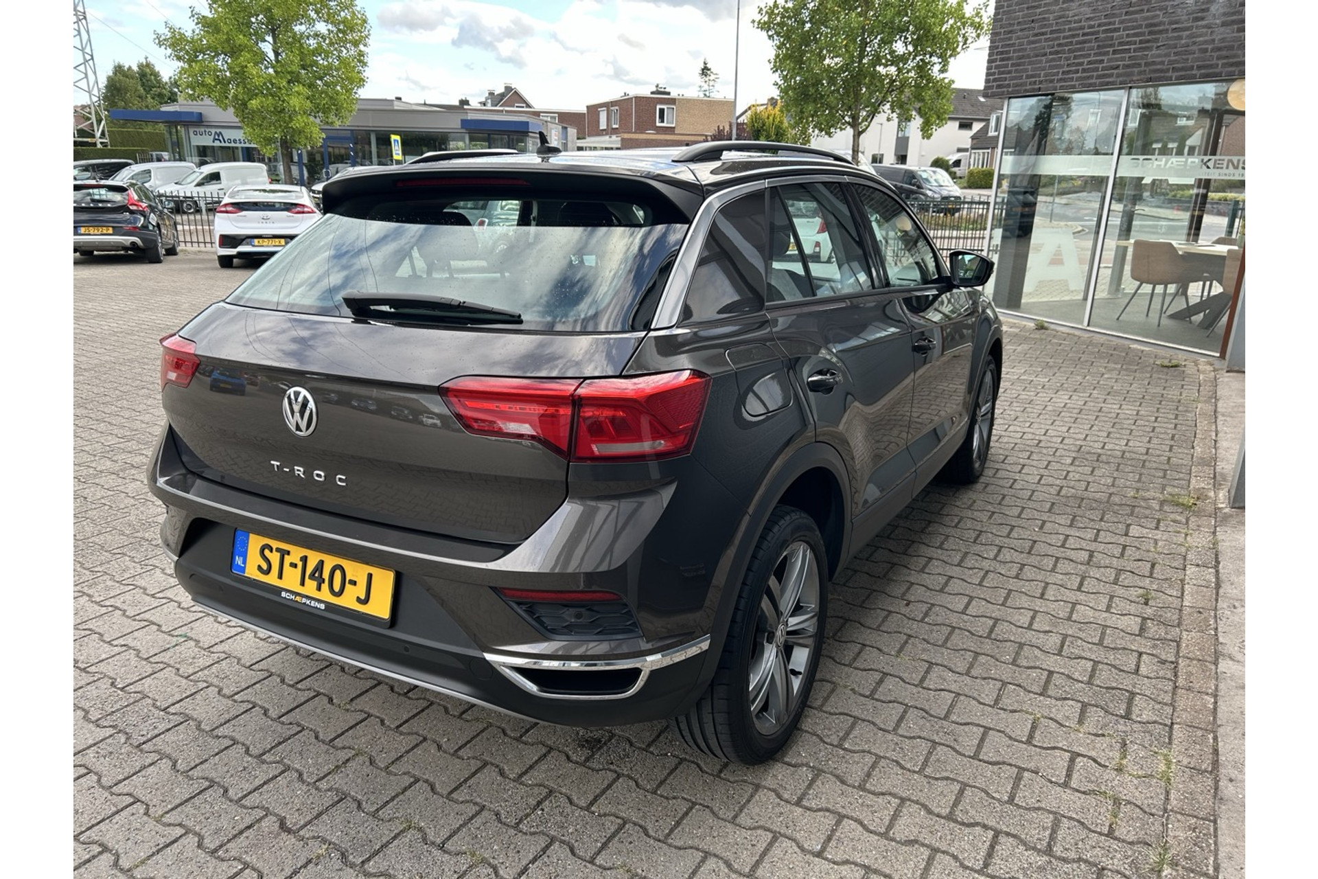 47345075-16.jpg