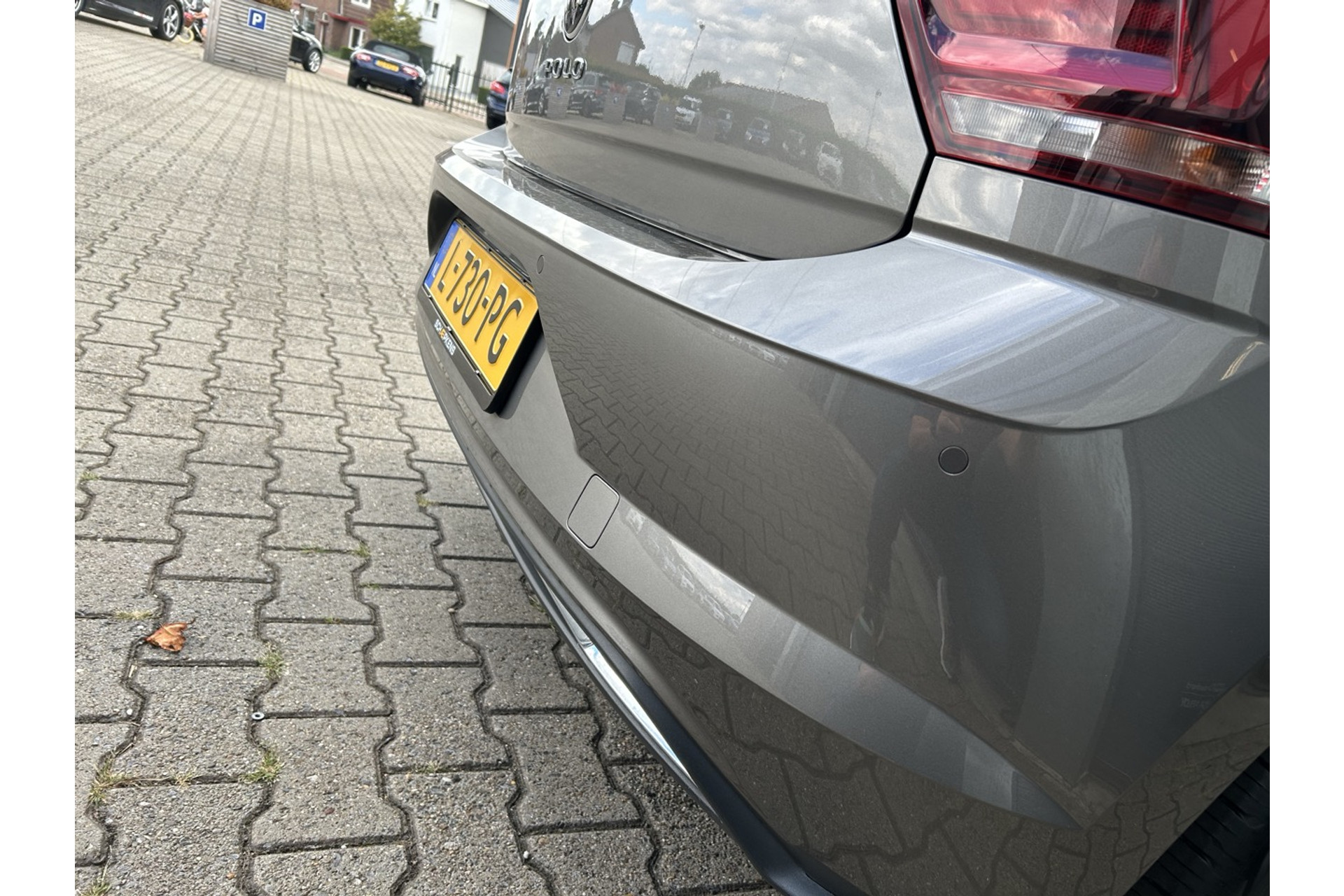 47380956-15.jpg