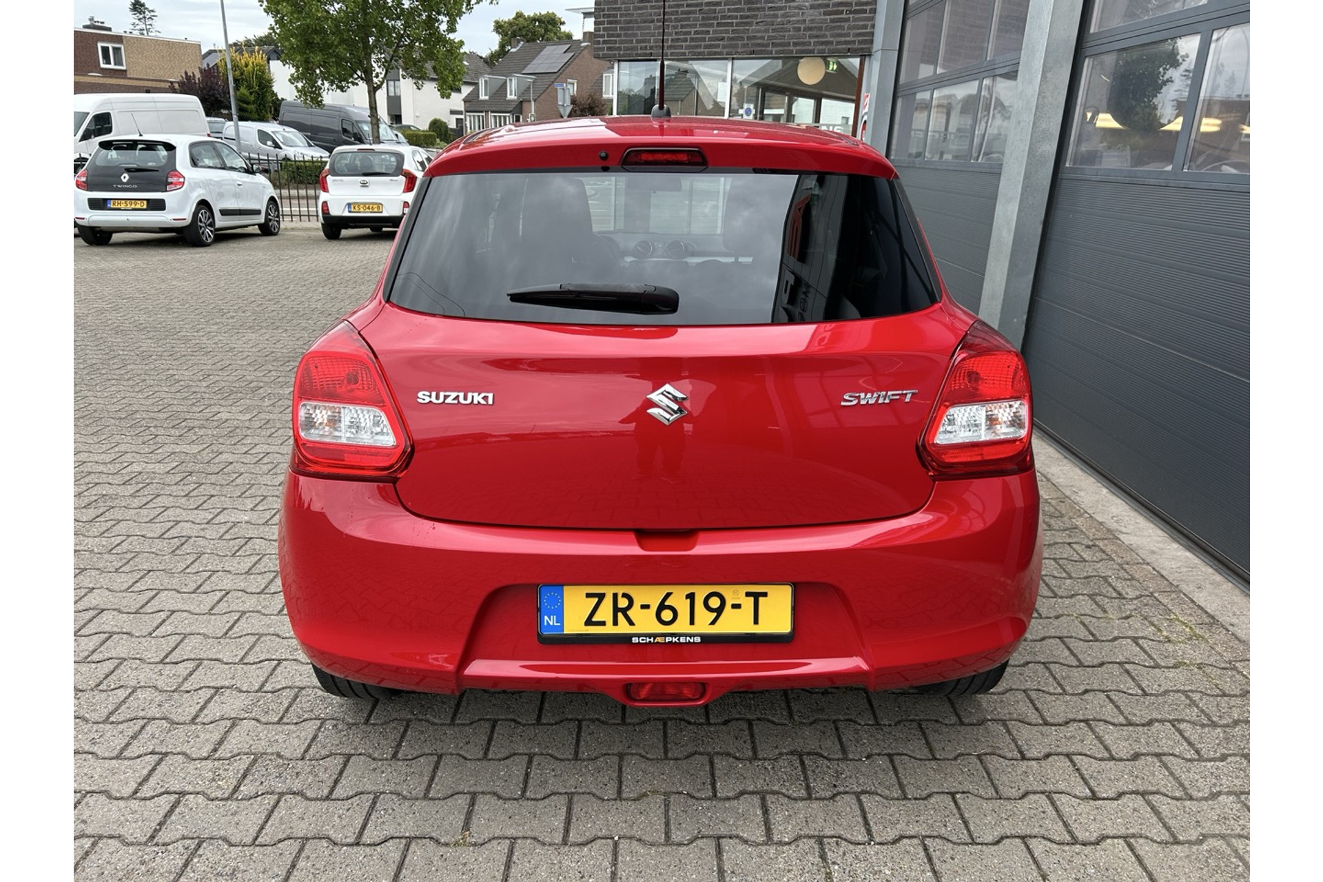 47419301-14.jpg