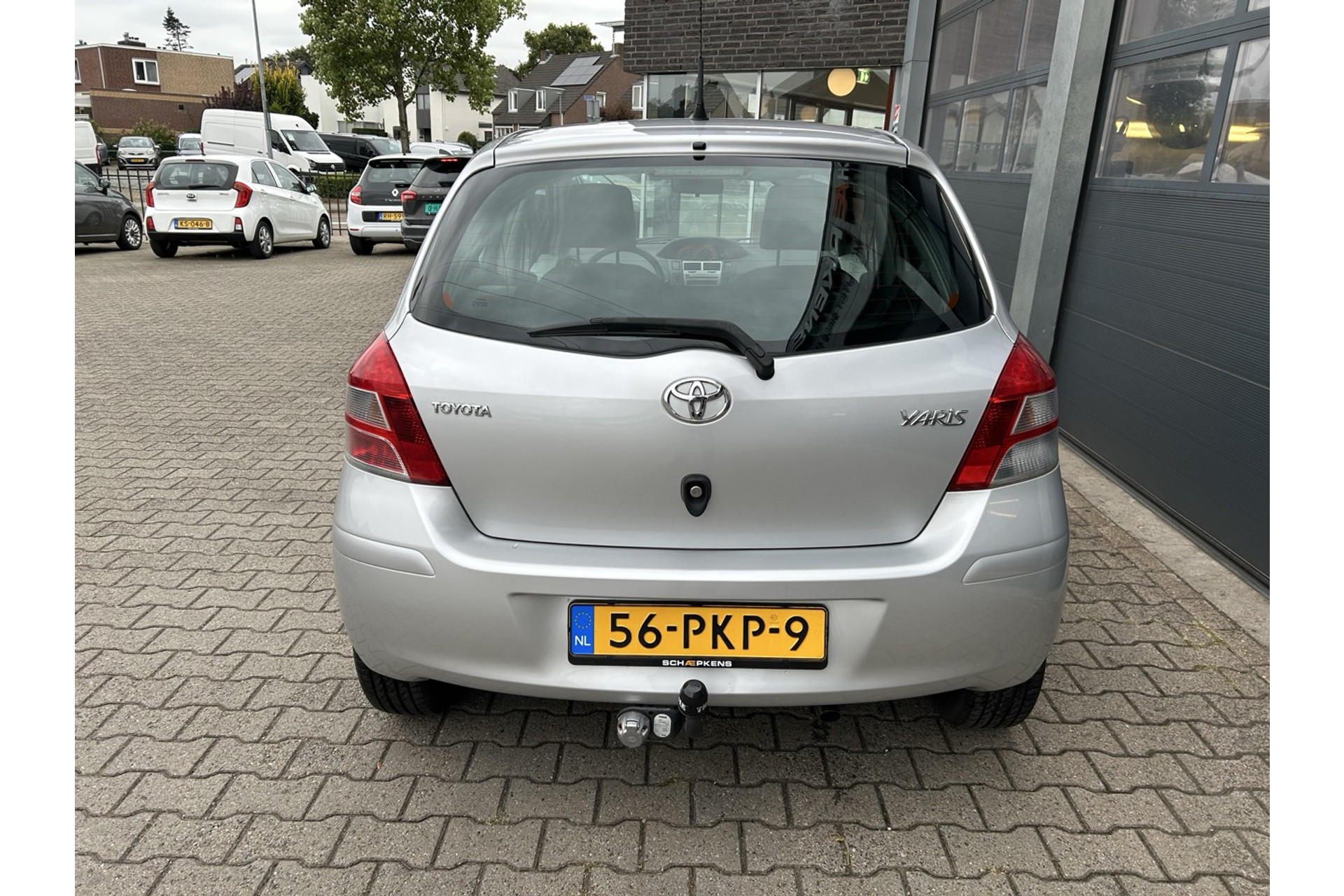 47677179-13.jpg