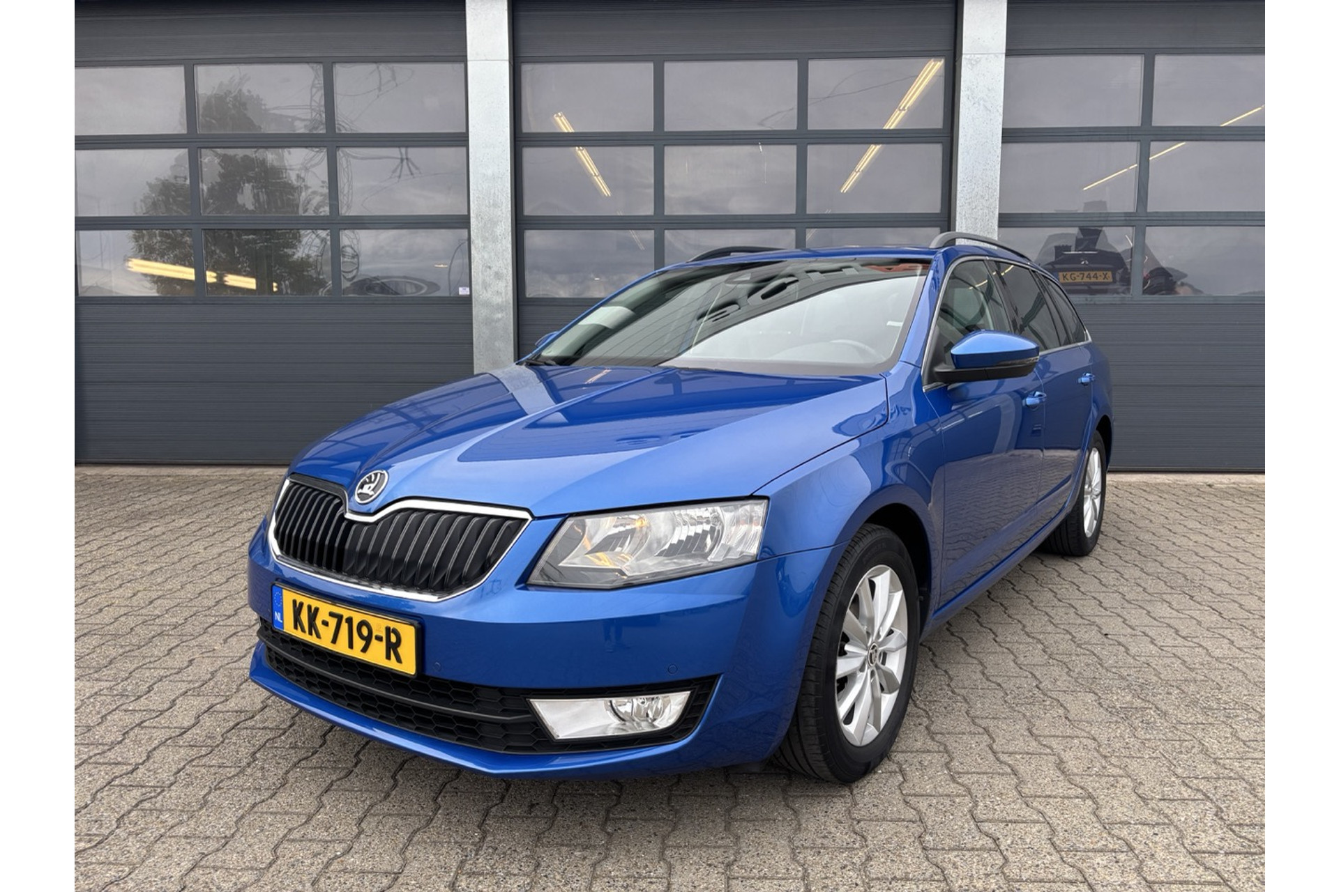 47186040-32.jpg