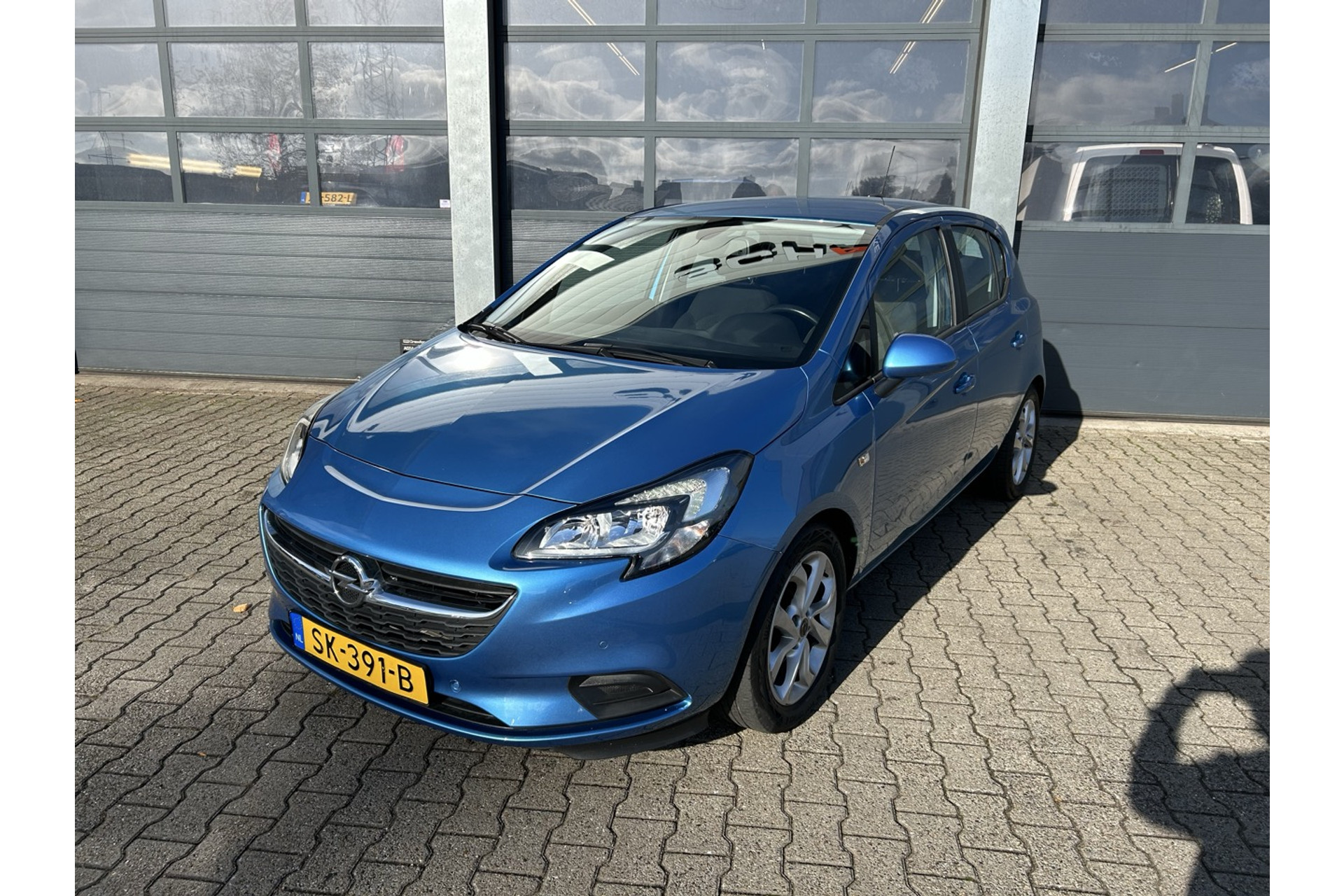 46933151-35.jpg