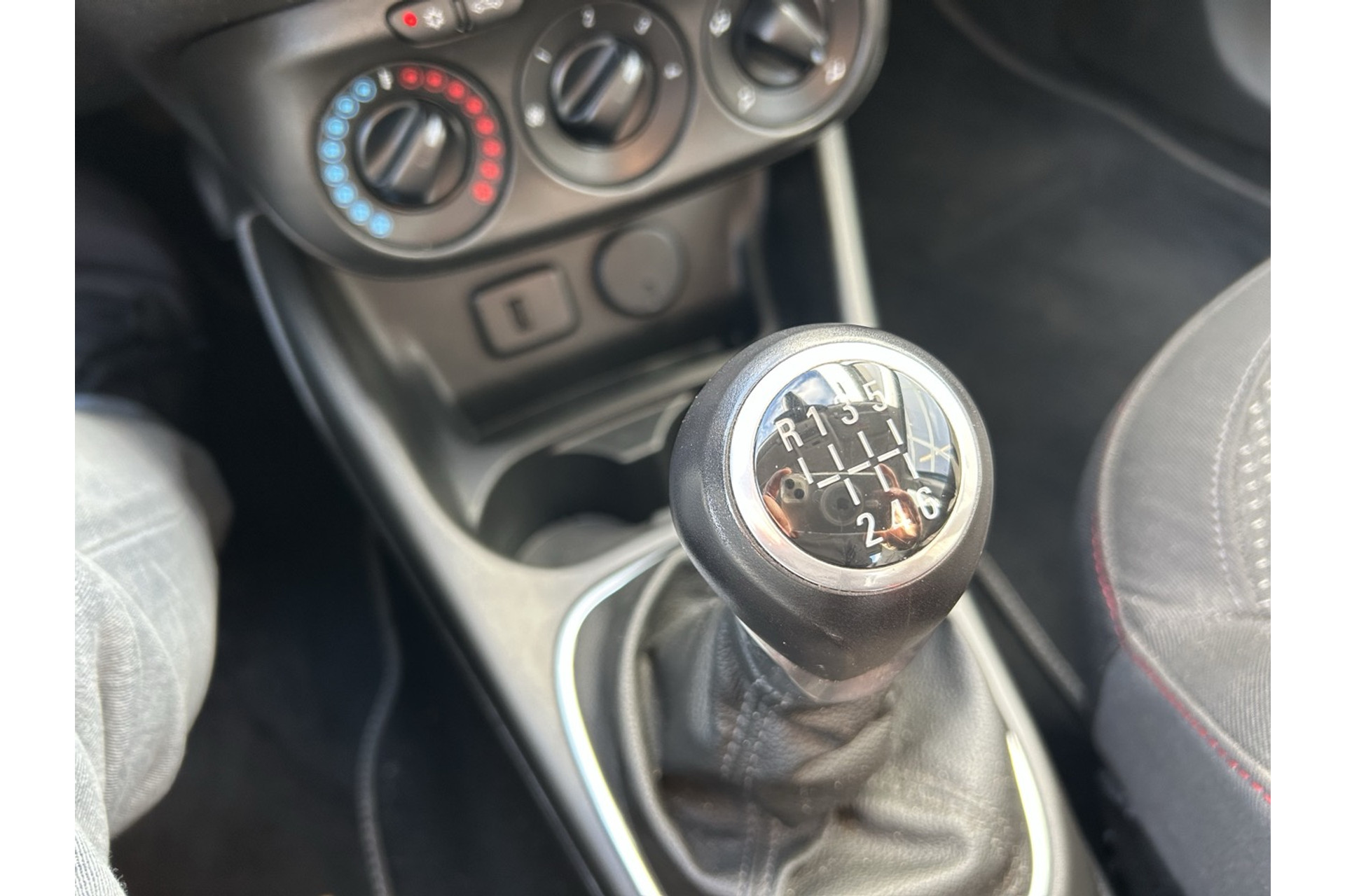 47995849-25.jpg