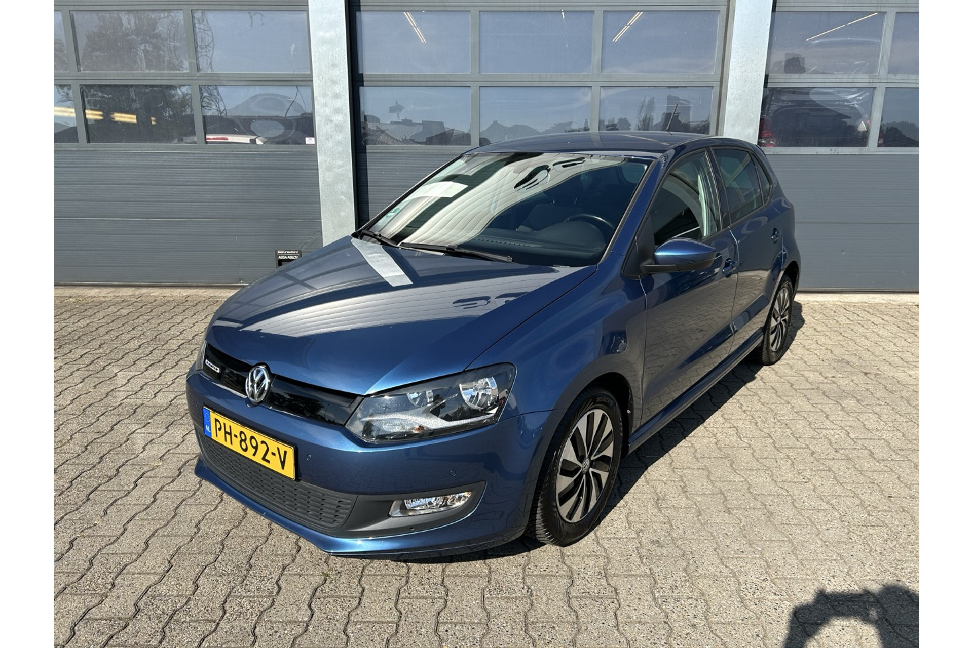 38599985-24.jpg