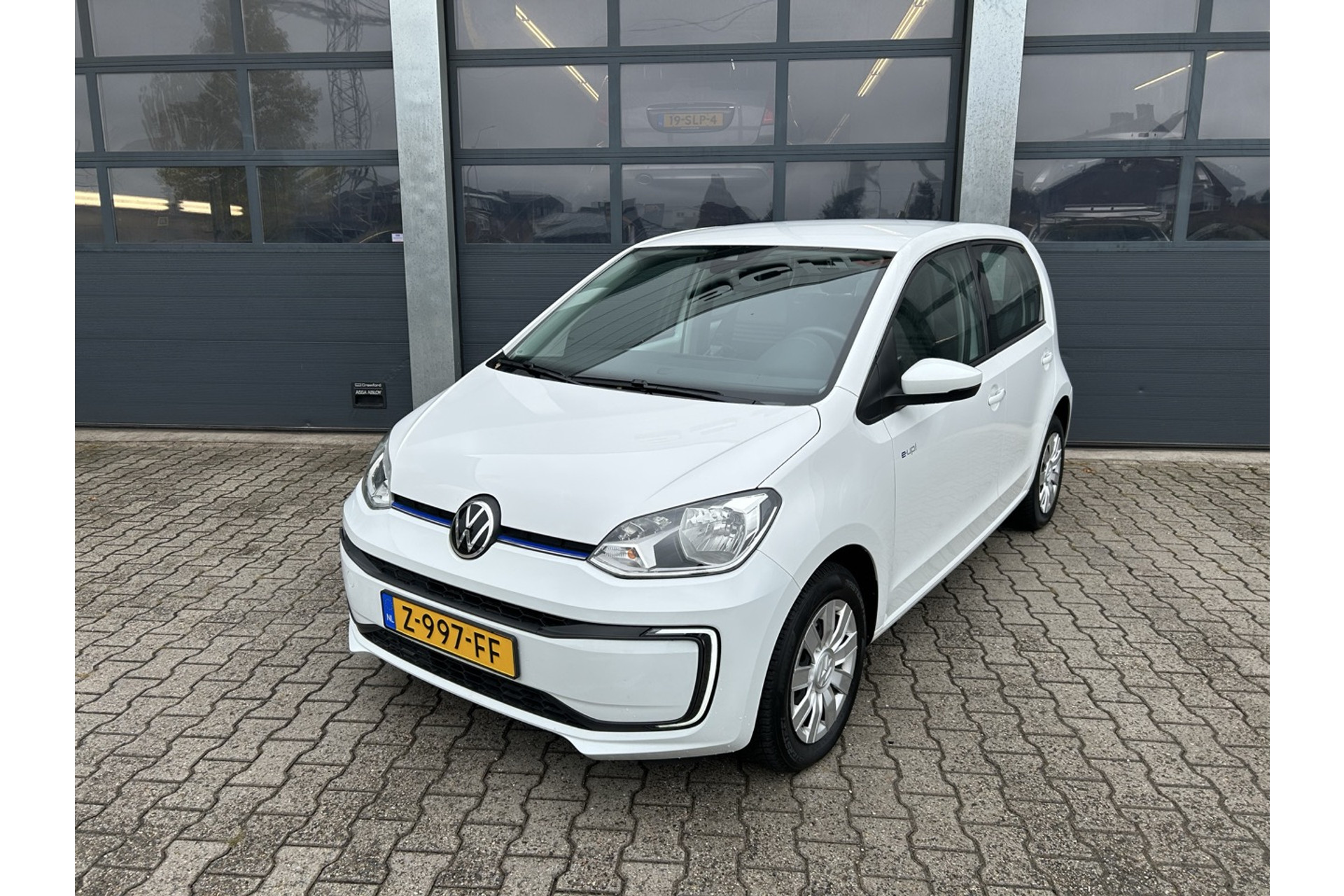 46416901-37.jpg