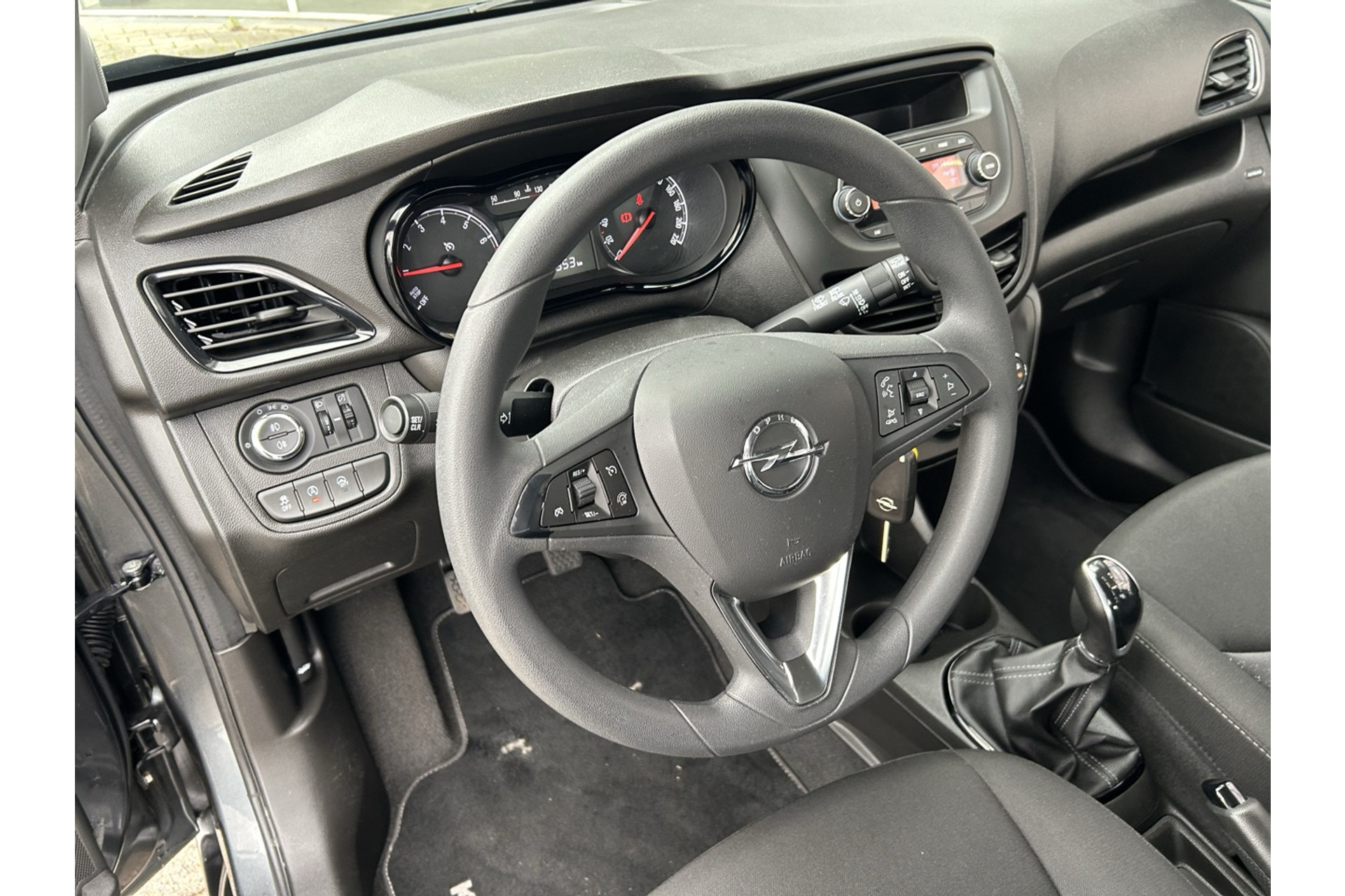 48080387-19.jpg